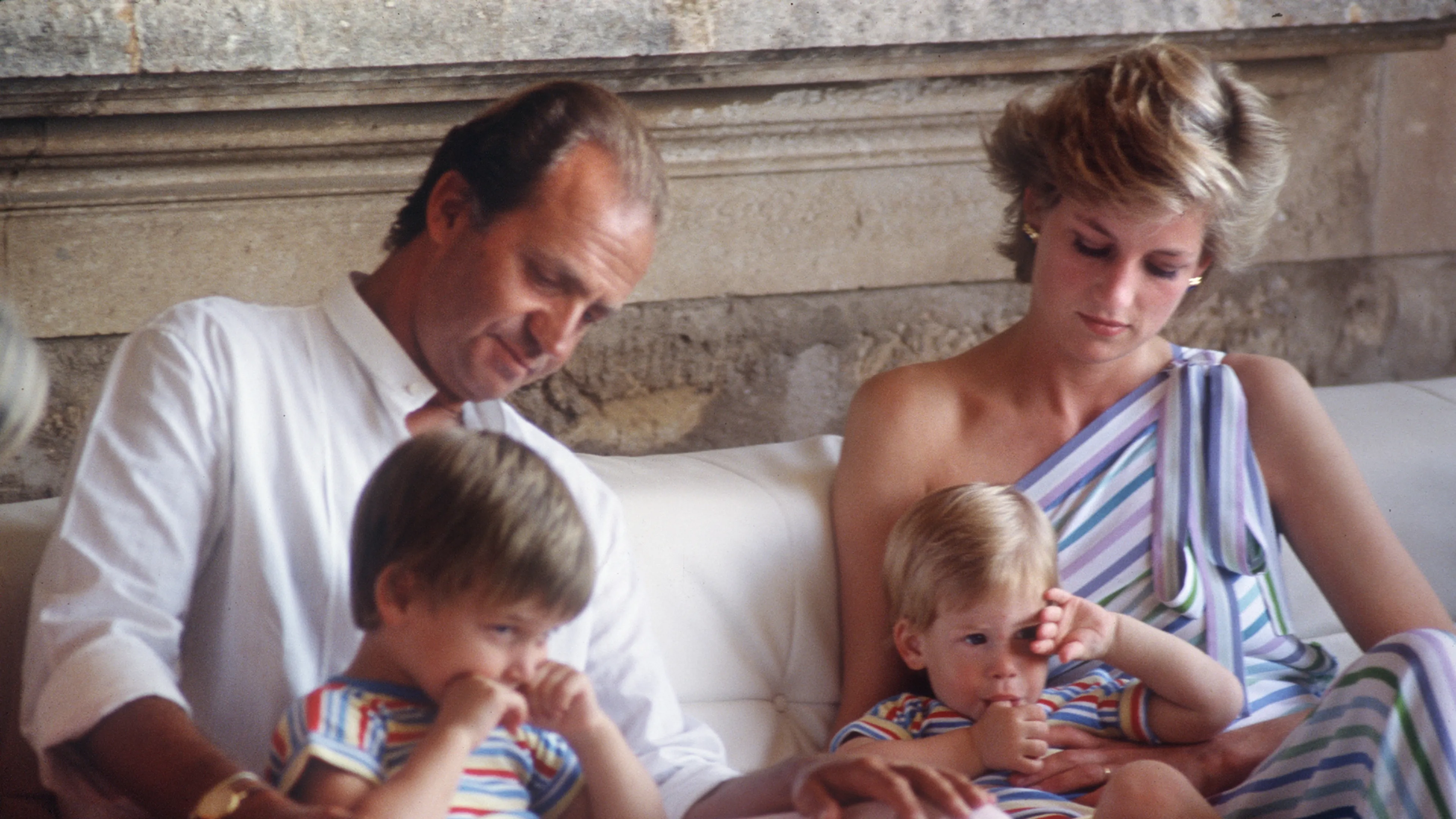 Koning Juan Carlos rekent in memoires af met gerucht over affaire met prinses Diana