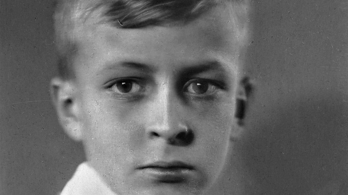 Koninklijke jeugdfoto: welke toekomstige prins is dit?