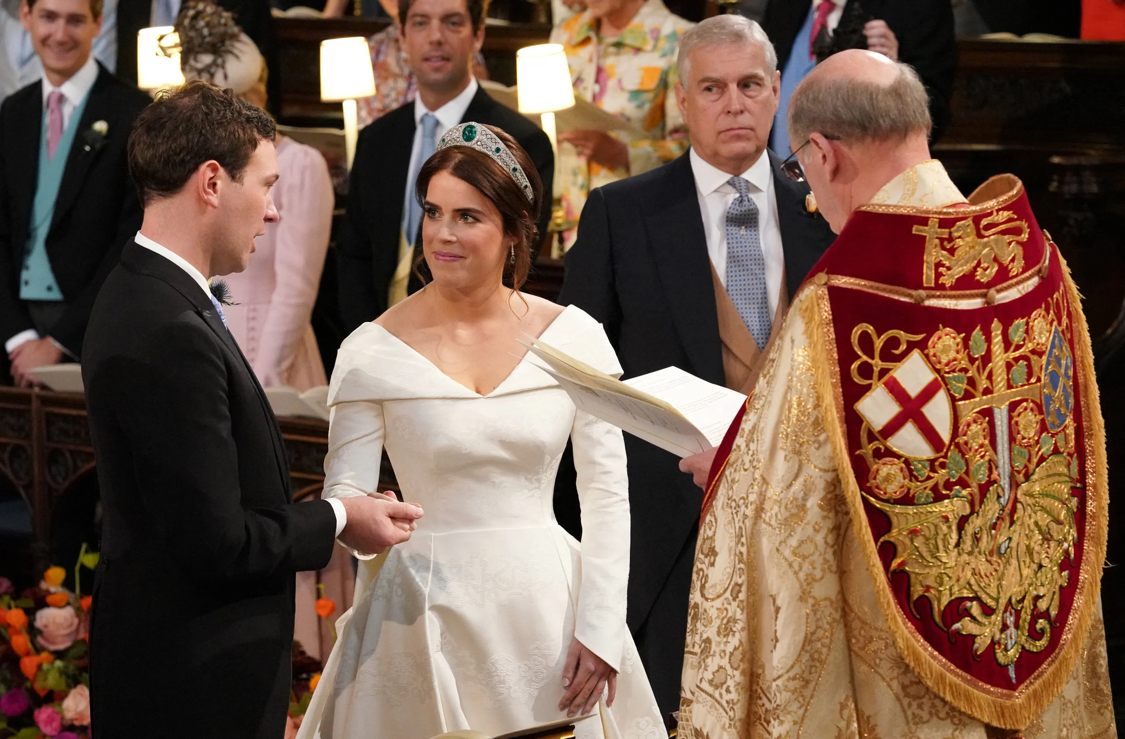 Aha, dít is waarom er een stoel leeg was op de bruiloft van prinses Eugenie