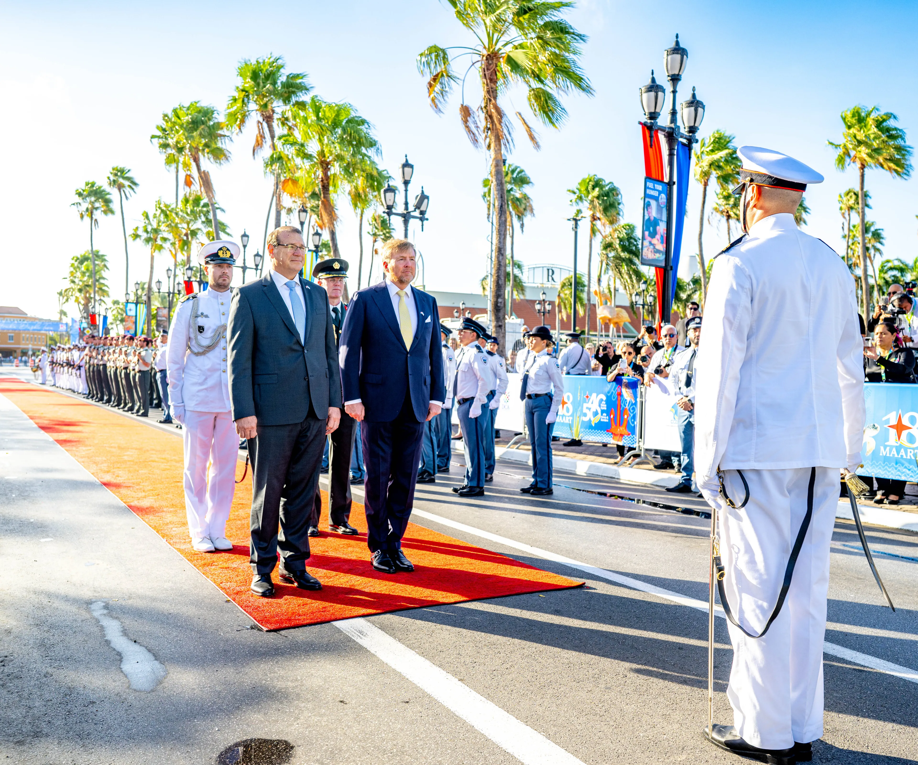 De herdenkingsplechtigheid.