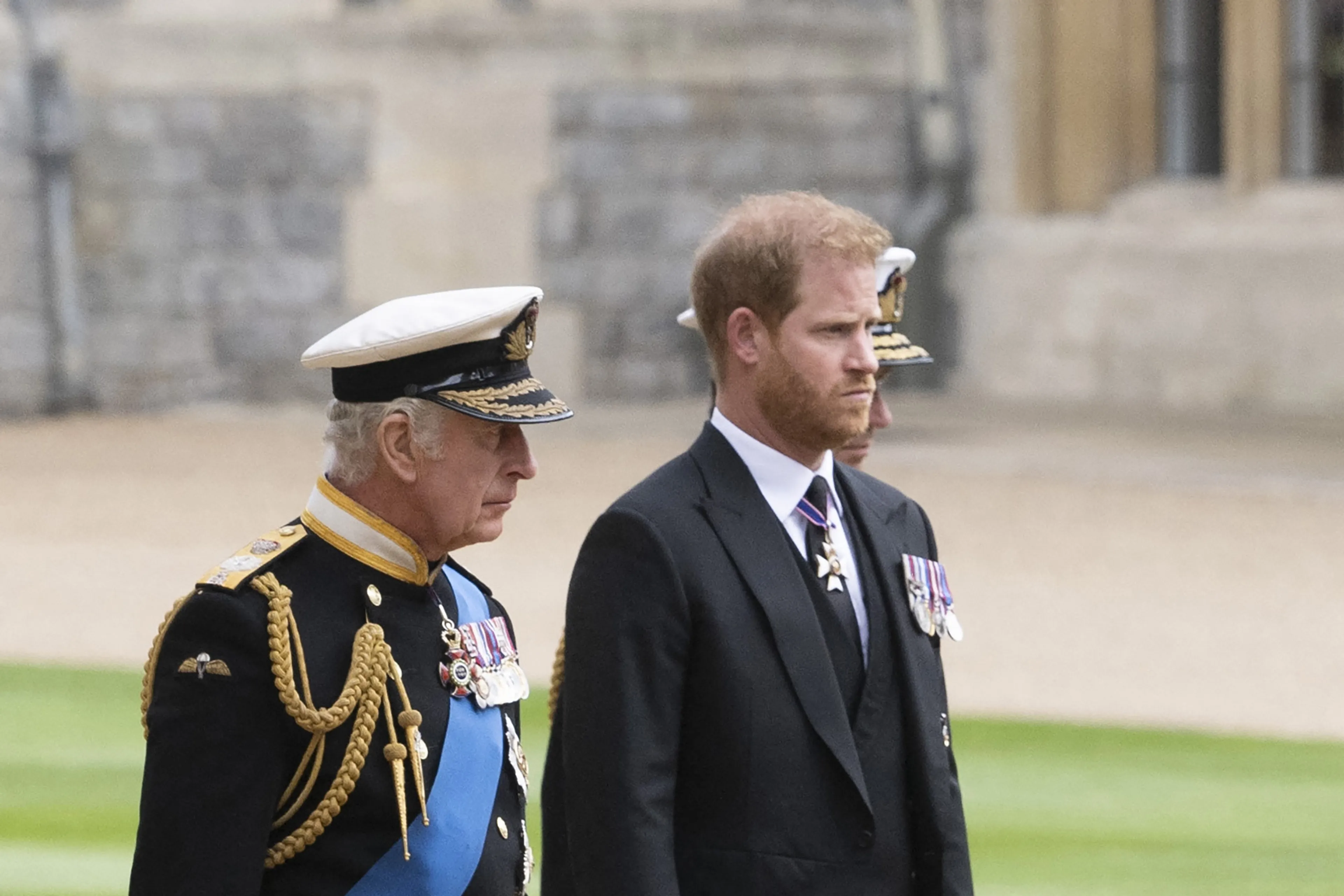 Prins Harry herenigd met koning Charles: Meghan en kinderen ook aanwezig