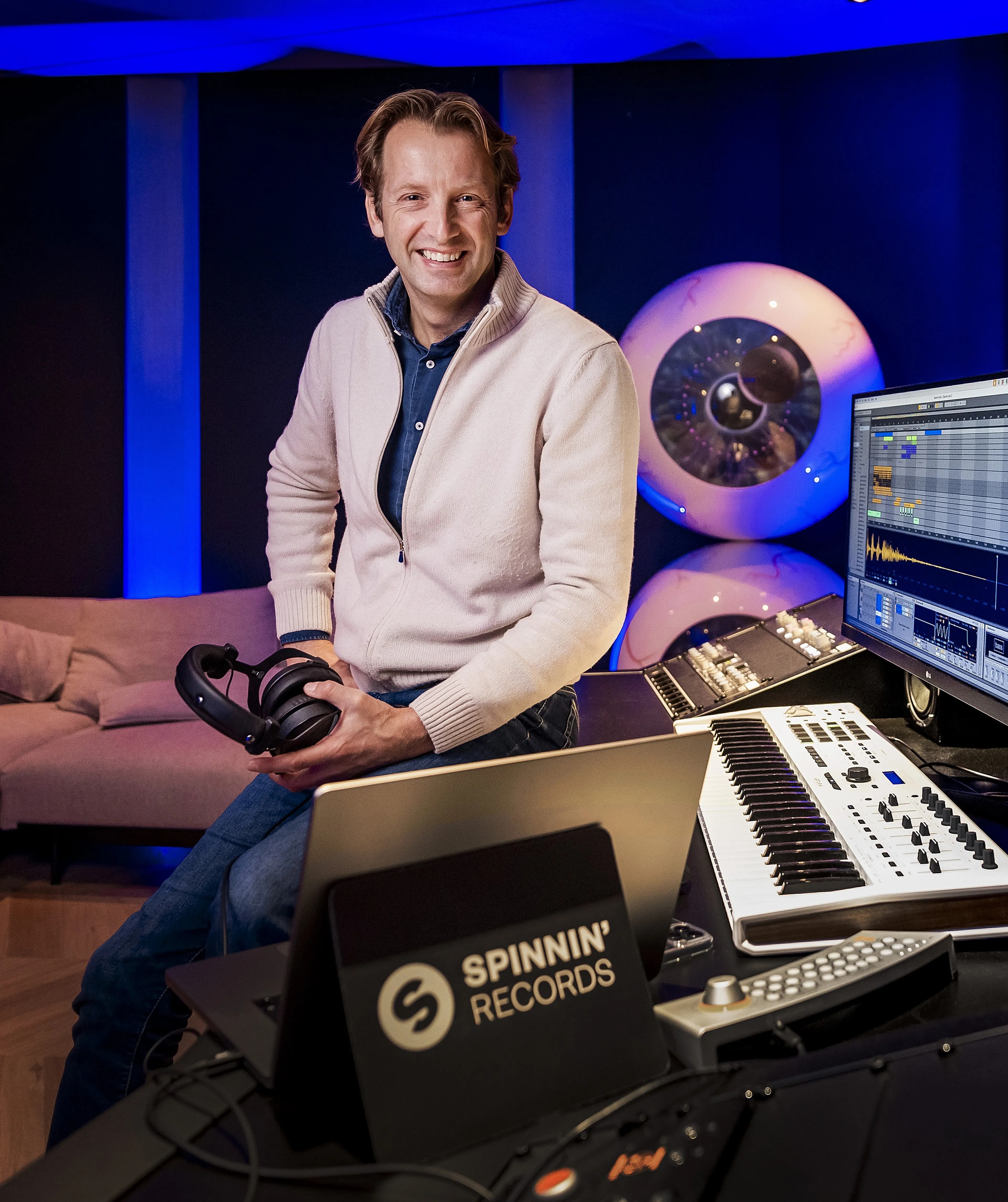 Floris achter de draaitafel (2023).