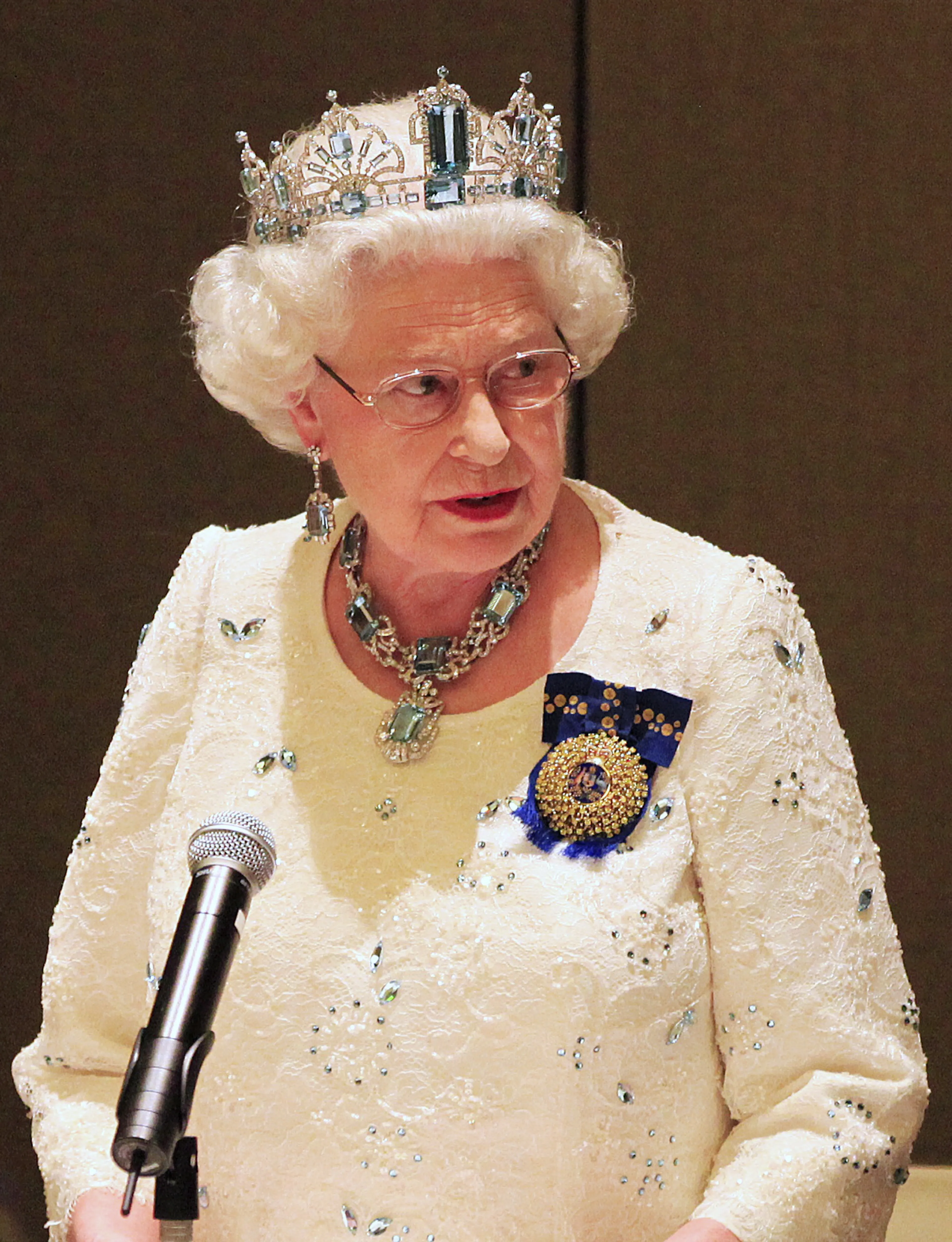 Koningin Elizabeth II spreekt tijdens een banketdiner ter gelegenheid van de Commonwealth Heads of Government Meeting (CHOGM) in Perth, 2011.