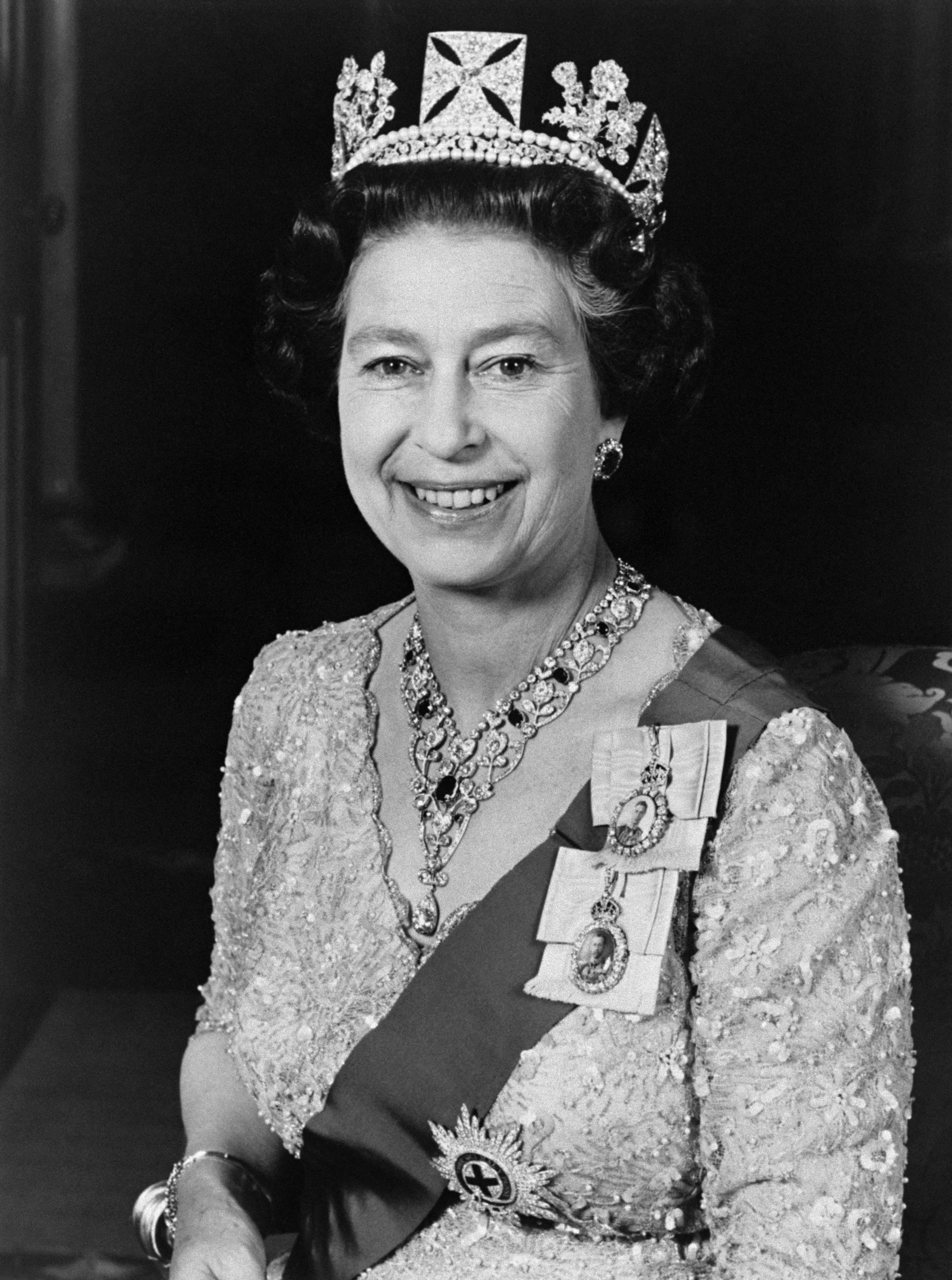 Portret van koningin Elizabeth met het juweel (1987).