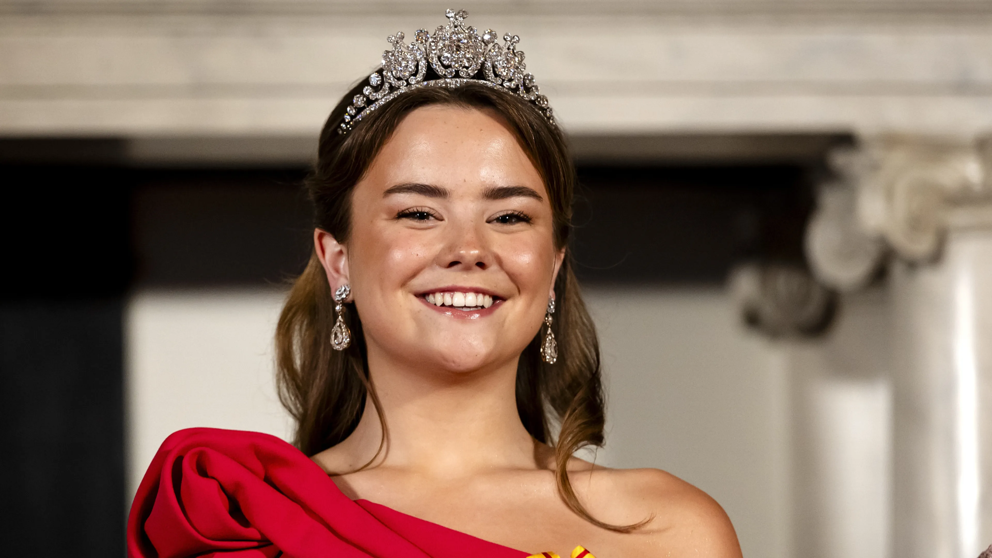 Prinses Ariane draagt het harpdiadeem bij haar debuut op staatsbanket