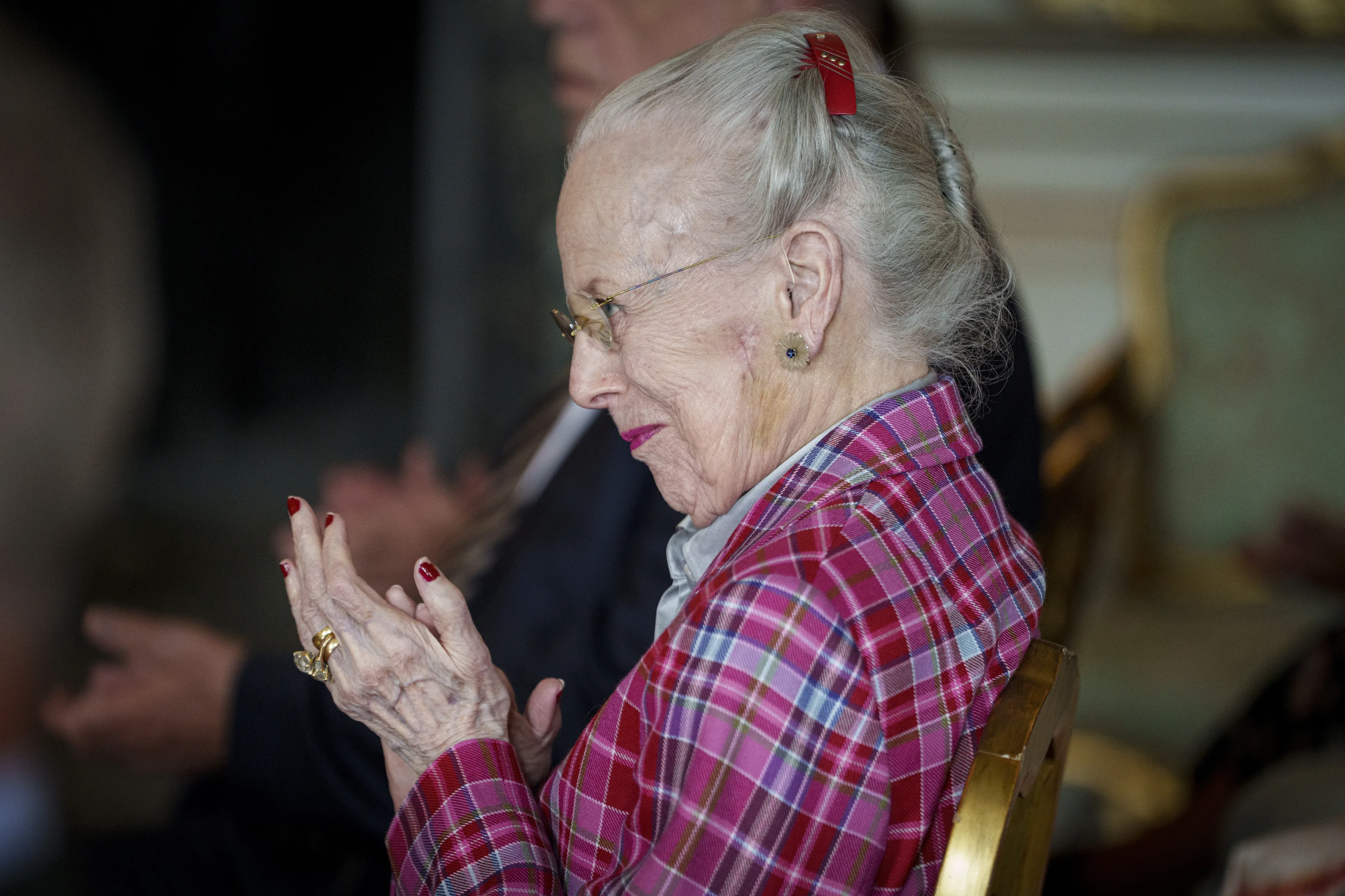 In mei werd ze twee keer opgenomen in het ziekenhuis vanwege hartproblemen en een bloedstolsel in haar heupgebied.