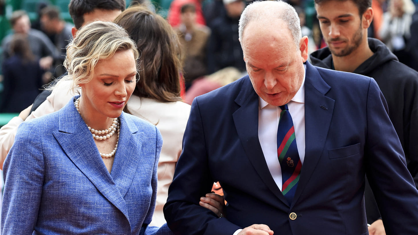 Prinses Charlène eert Monegaskisch design tijdens tennistoernooi