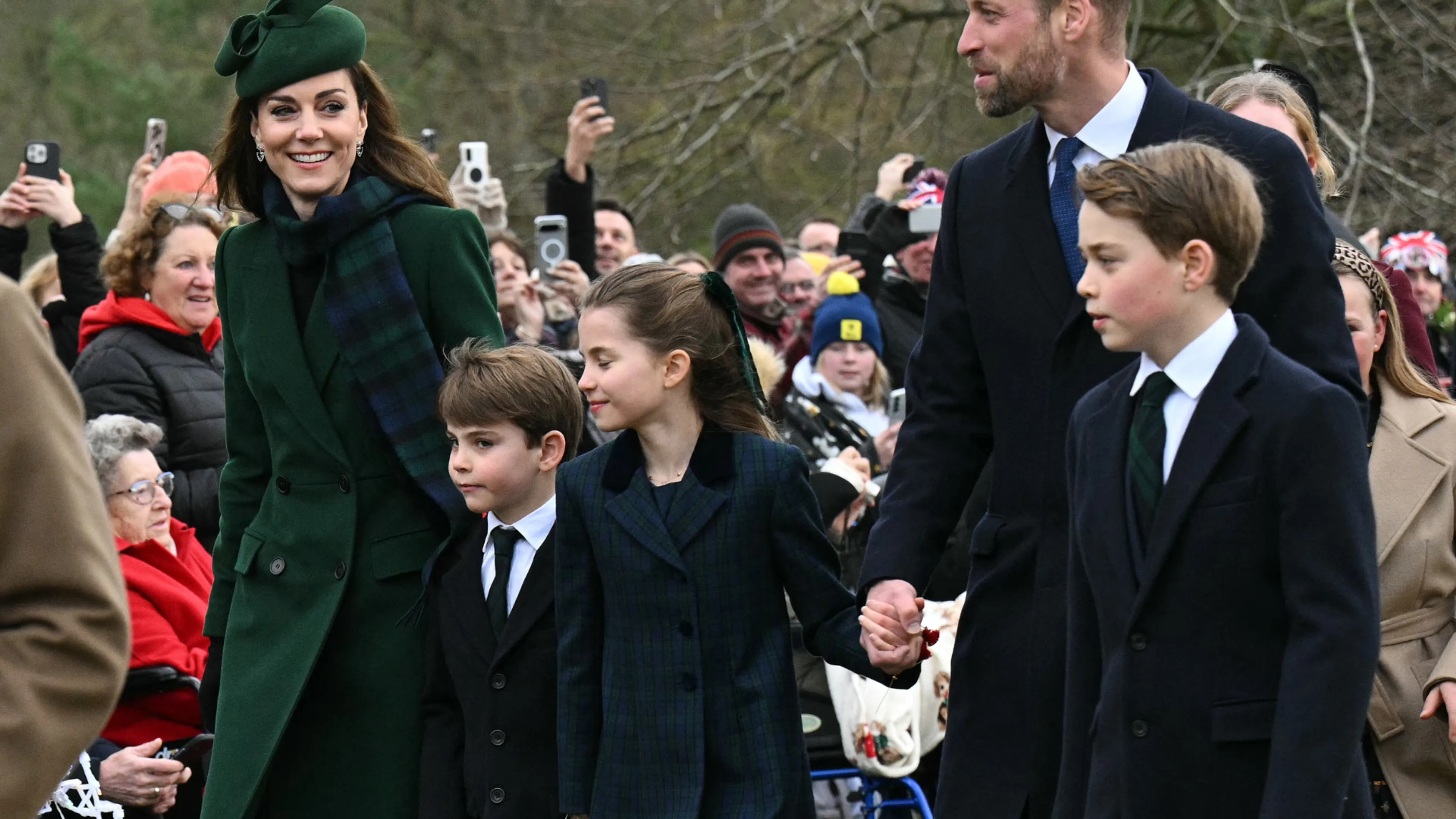 George, Charlotte en Louis tekenen elkaar én hun moeder Catherine na