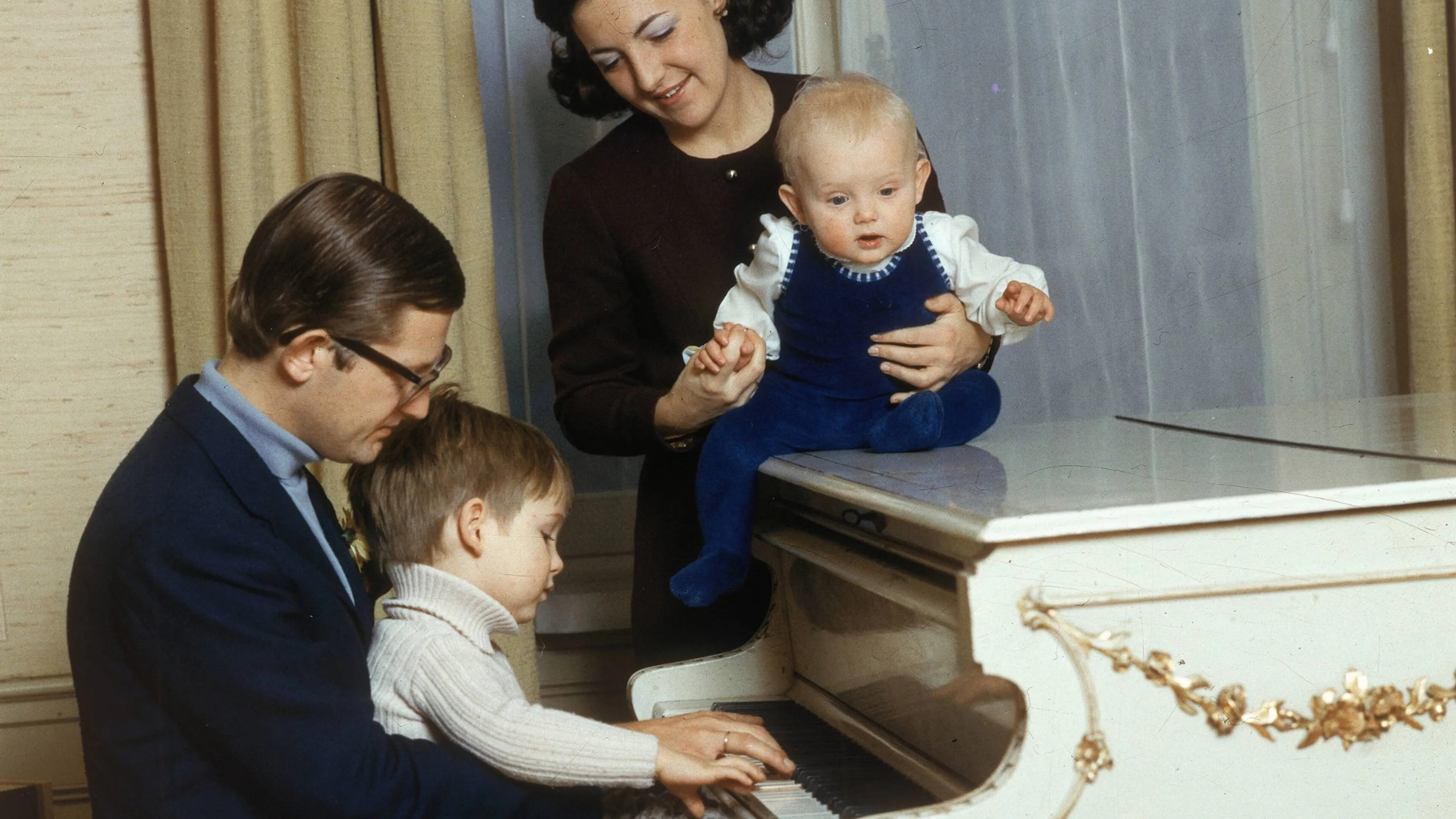 Deze royals zitten graag achter de vleugel