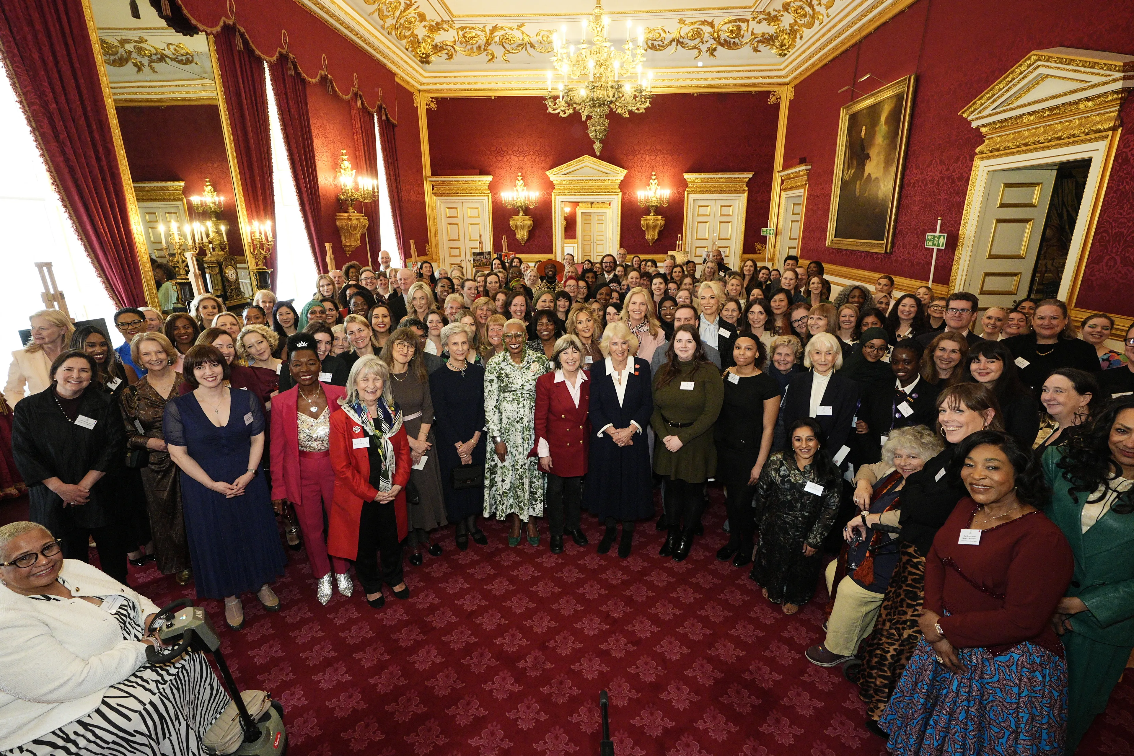 Een groepsfoto met alle receptiegasten.