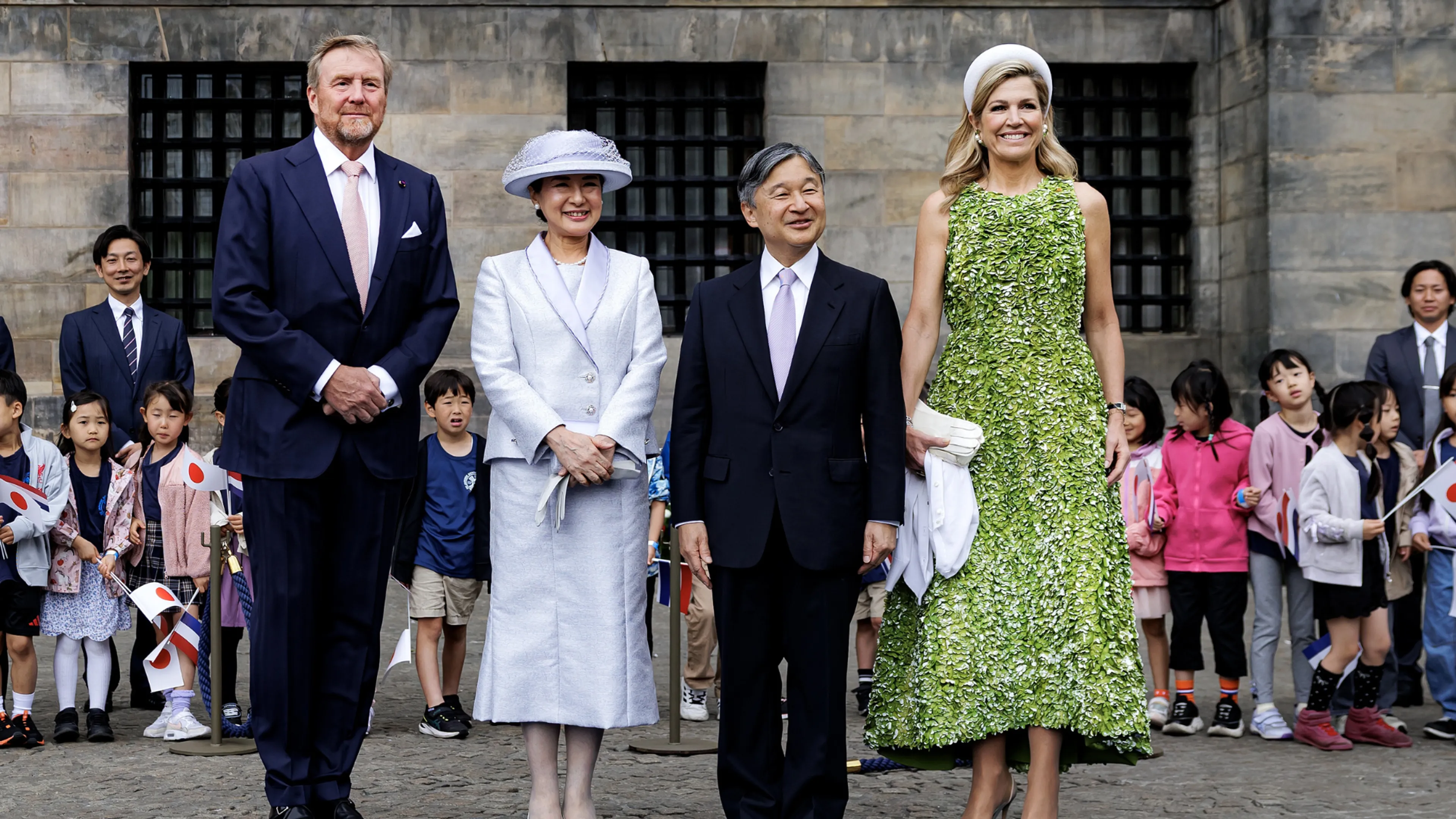 Koningspaar heet keizerlijk paar Japan officieel welkom op de Dam