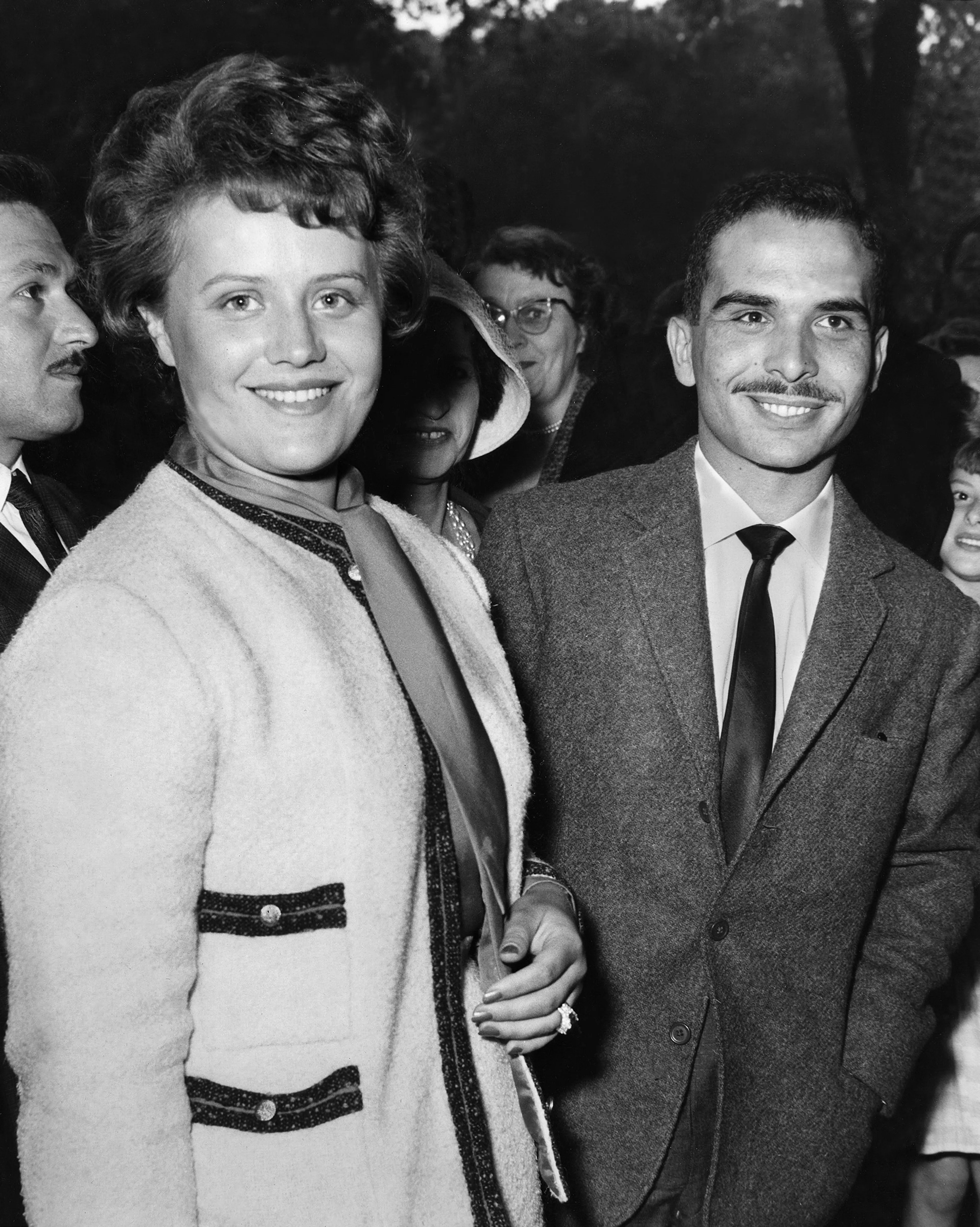 Een jonge Muna met haar toekomstige echtgenoot (1962).