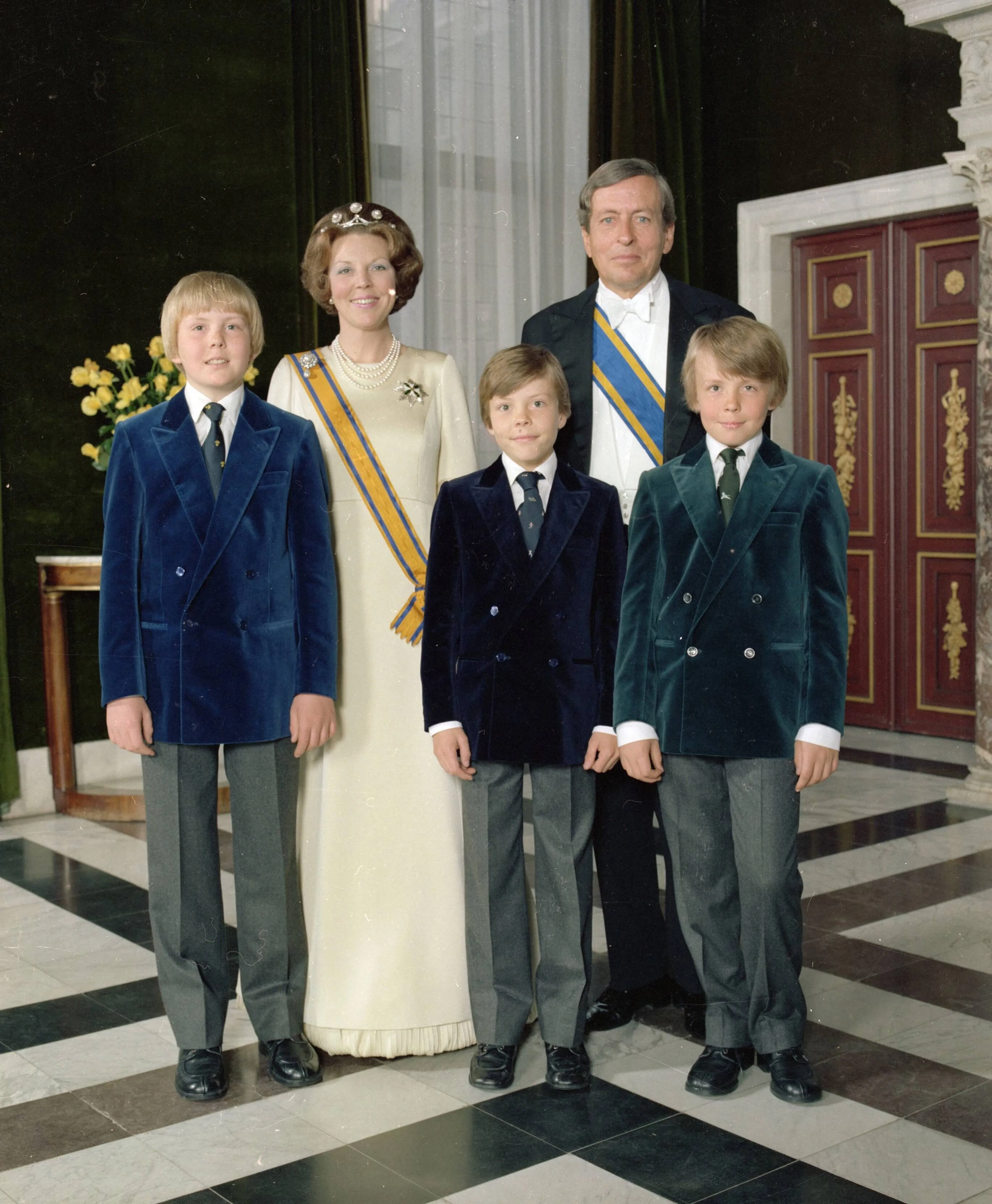 Het koninklijk gezin op de dag van de inhuldiging.