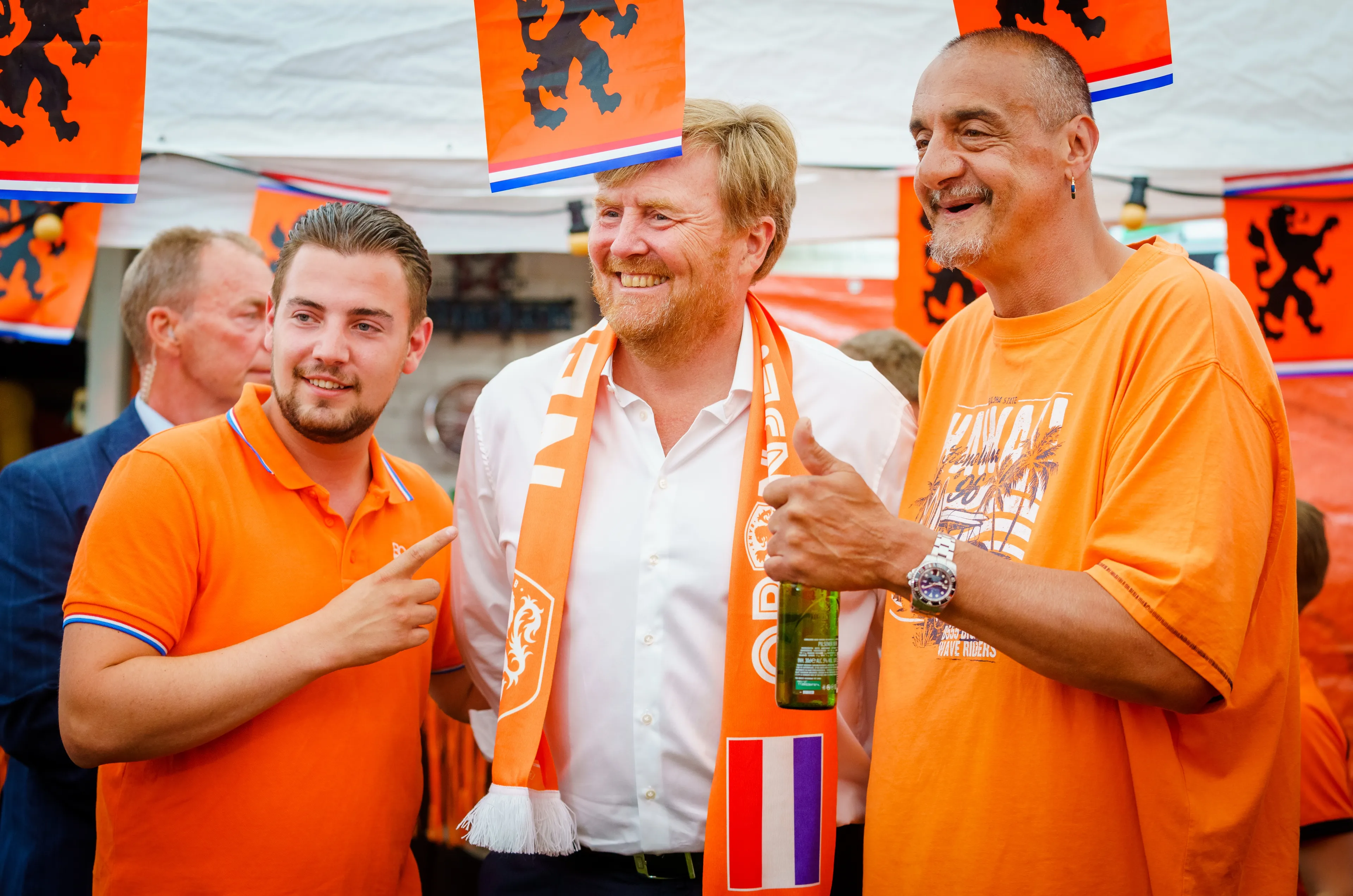 Hoe gaan de Oranjes het WK voetbal beleven? 'Misschien ergens in de kroeg'