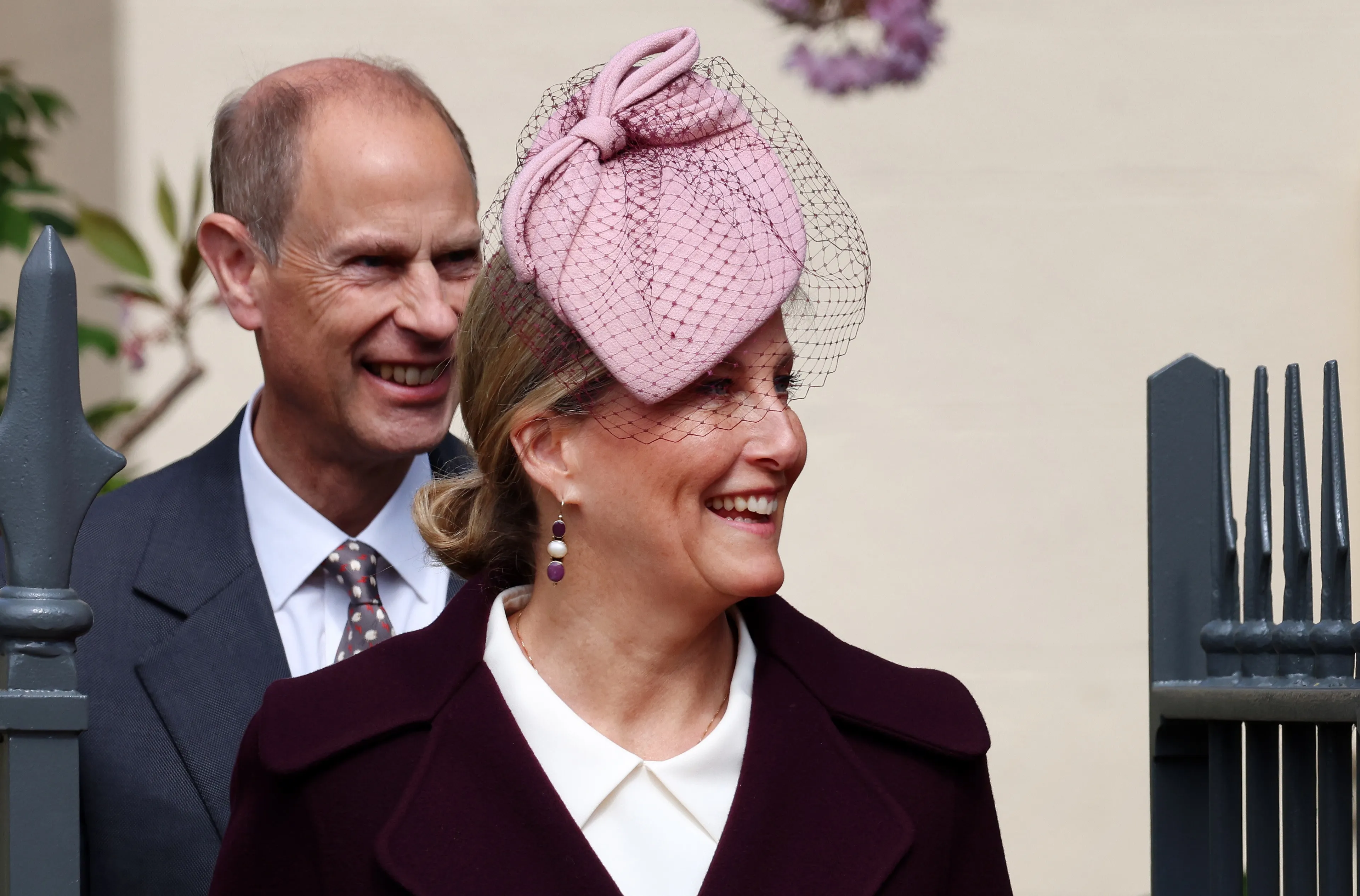 Prins Edward en zijn vrouw Sophie vorig jaar bij de paasmis.