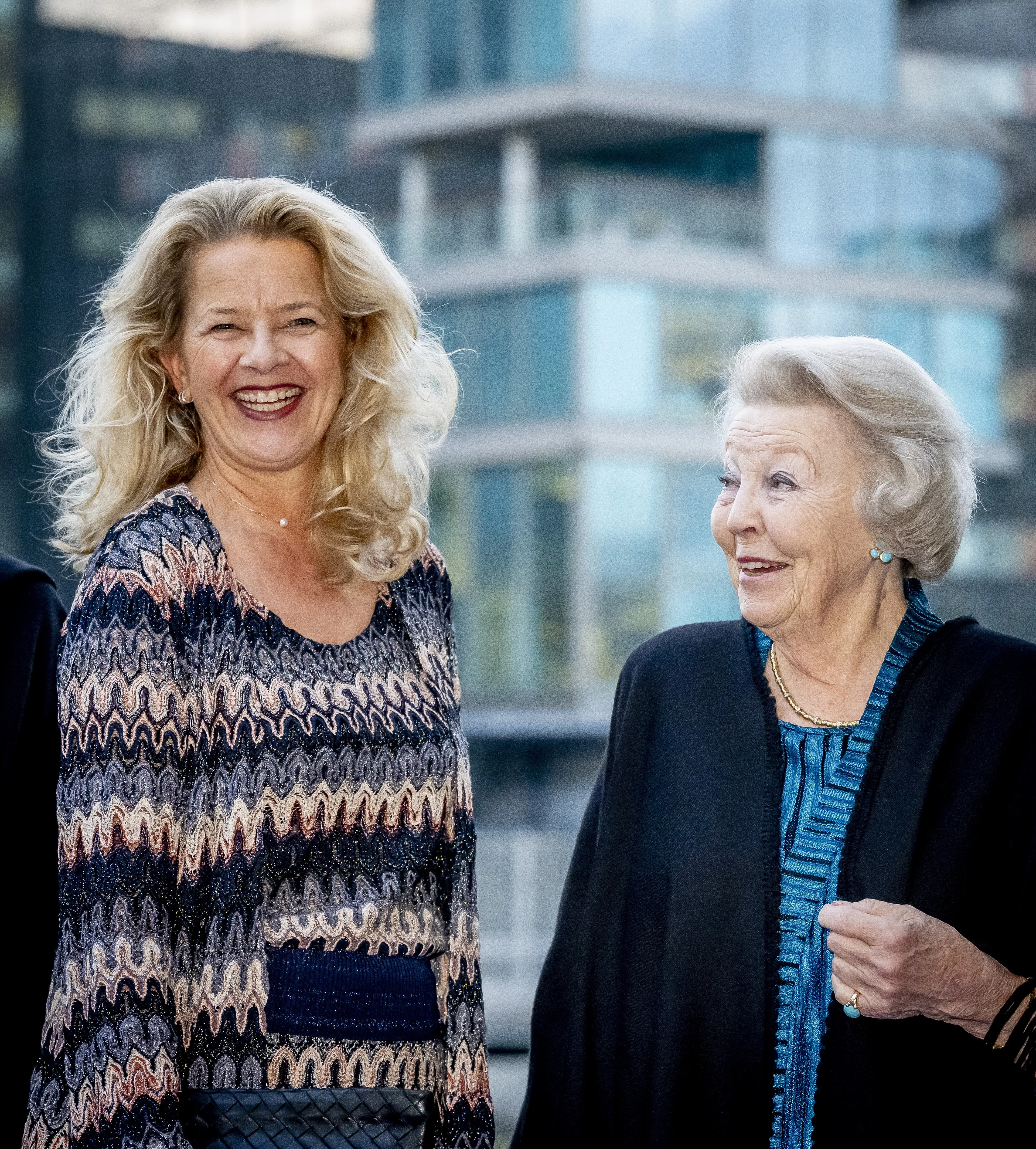 Prinses Beatrix en prinses Mabel tijdens de uitreiking van de Prins Friso Ingenieursprijs in 2025.