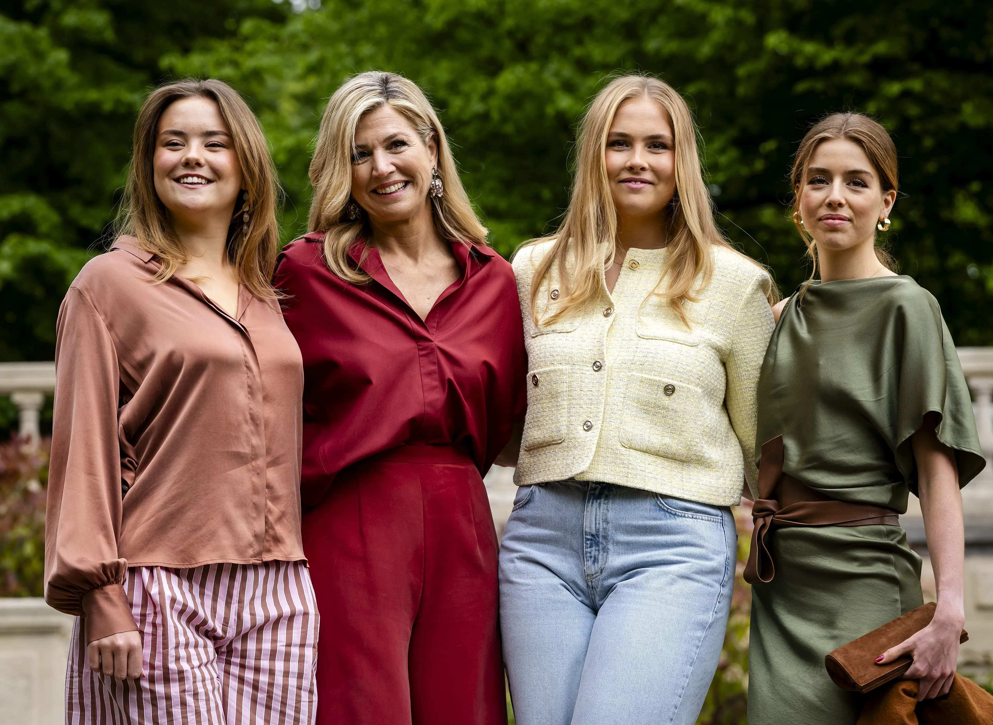 Koningin Máxima met haar drie dochters.