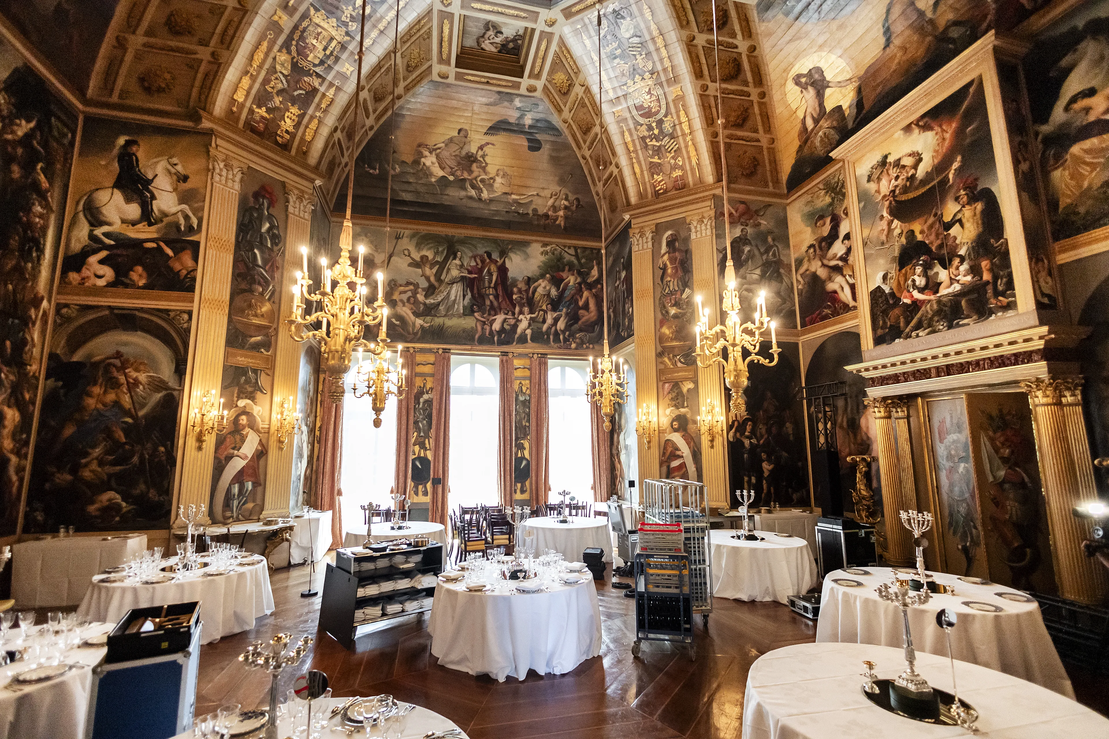 De zaal is ook geschikt voor diners.