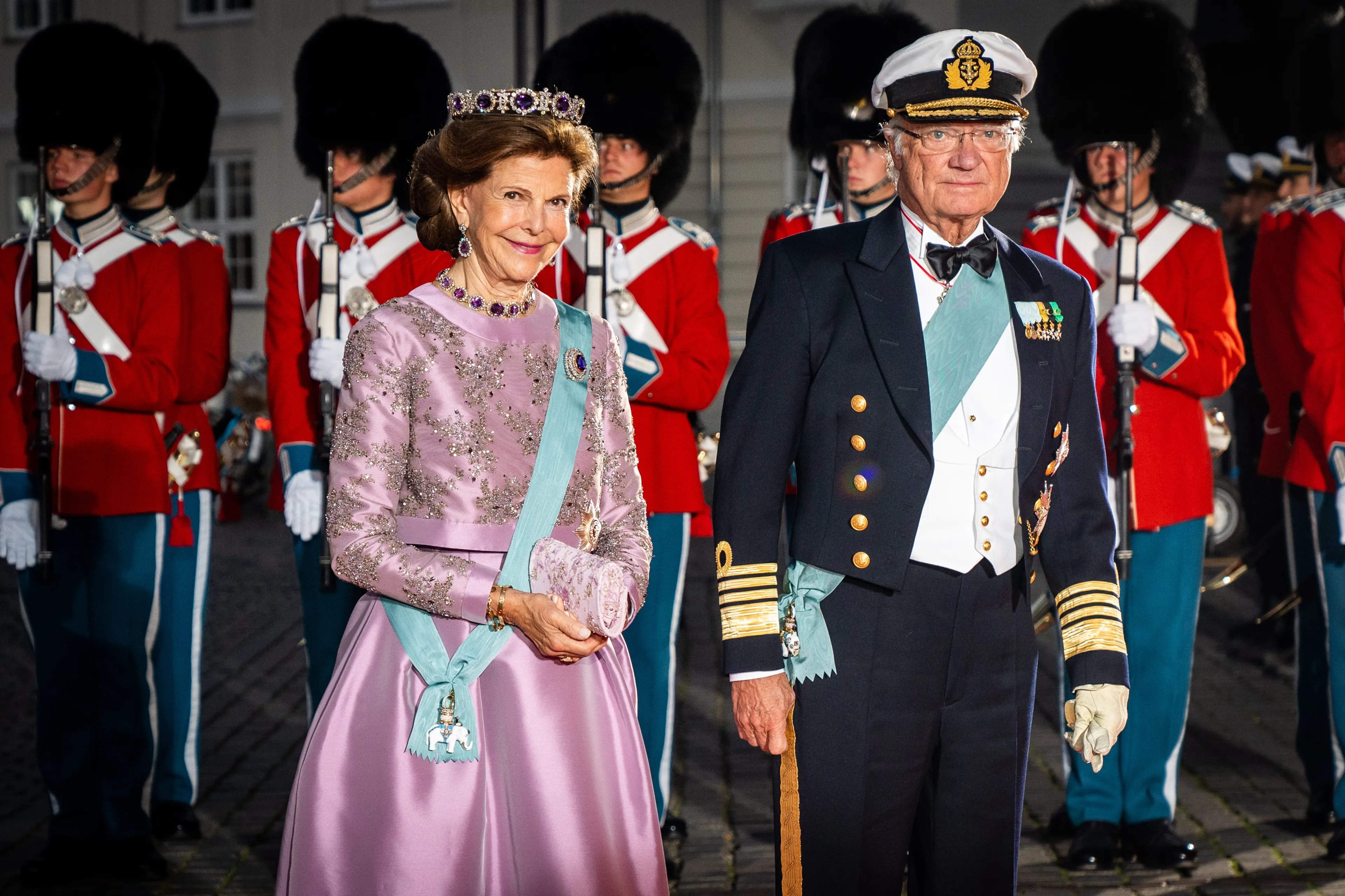 Koningin Silvia met koning Carl Gustaf in Denemarken (2022).