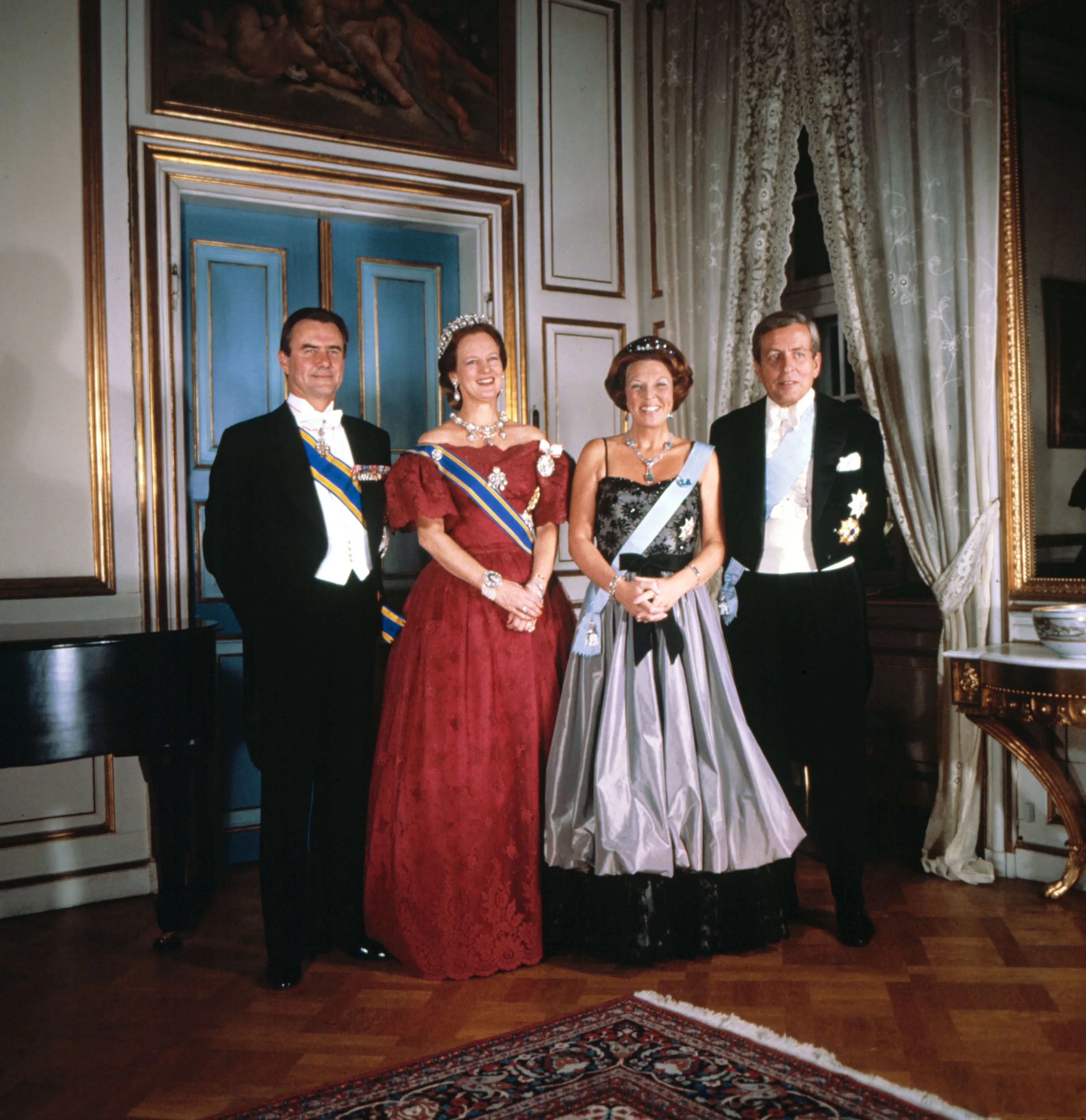 Koninginnen Margrethe en Beatrix en prinsen Henrik en Claus (1984).