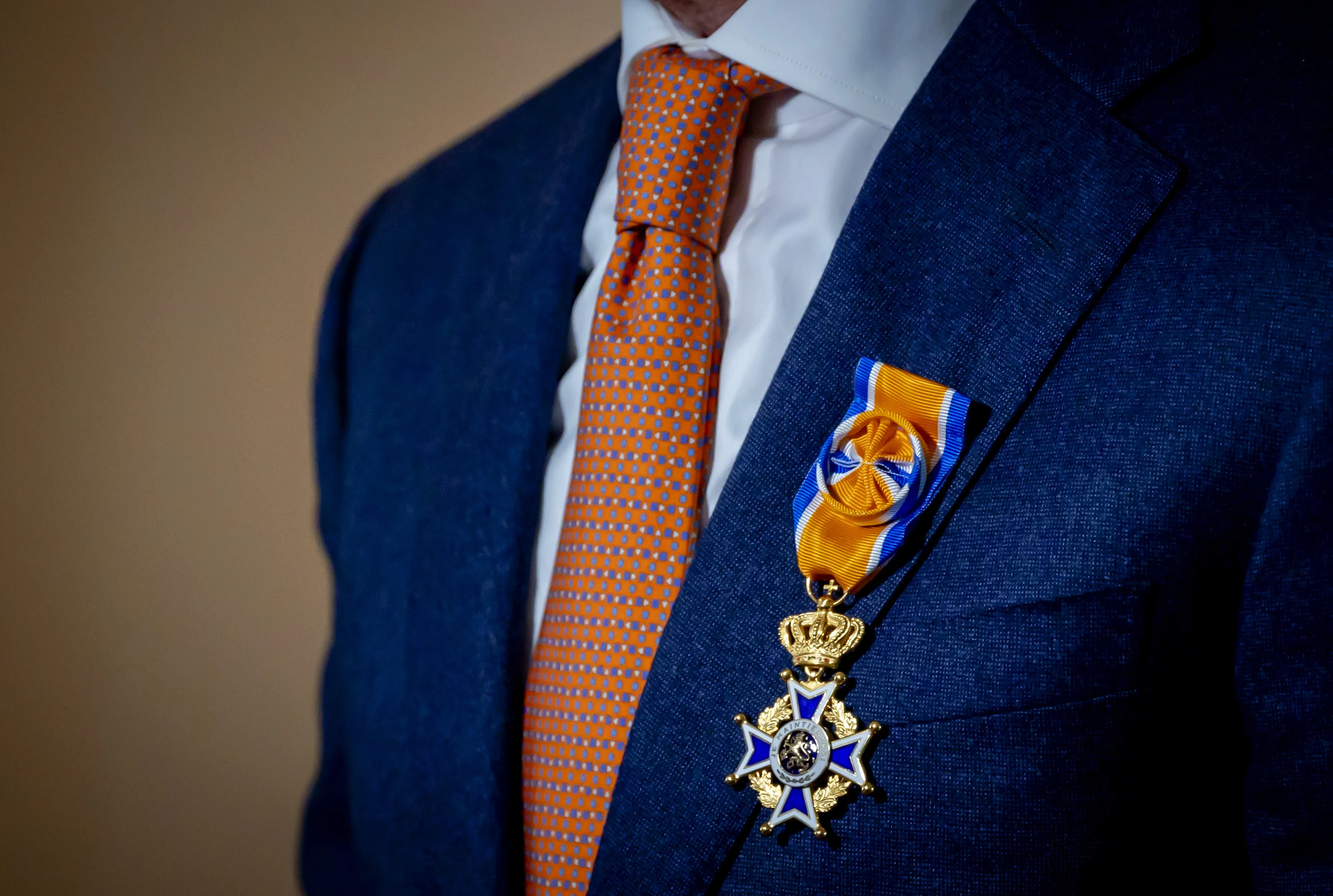 Lintje voor Officier in de Orde van Oranje-Nassau.