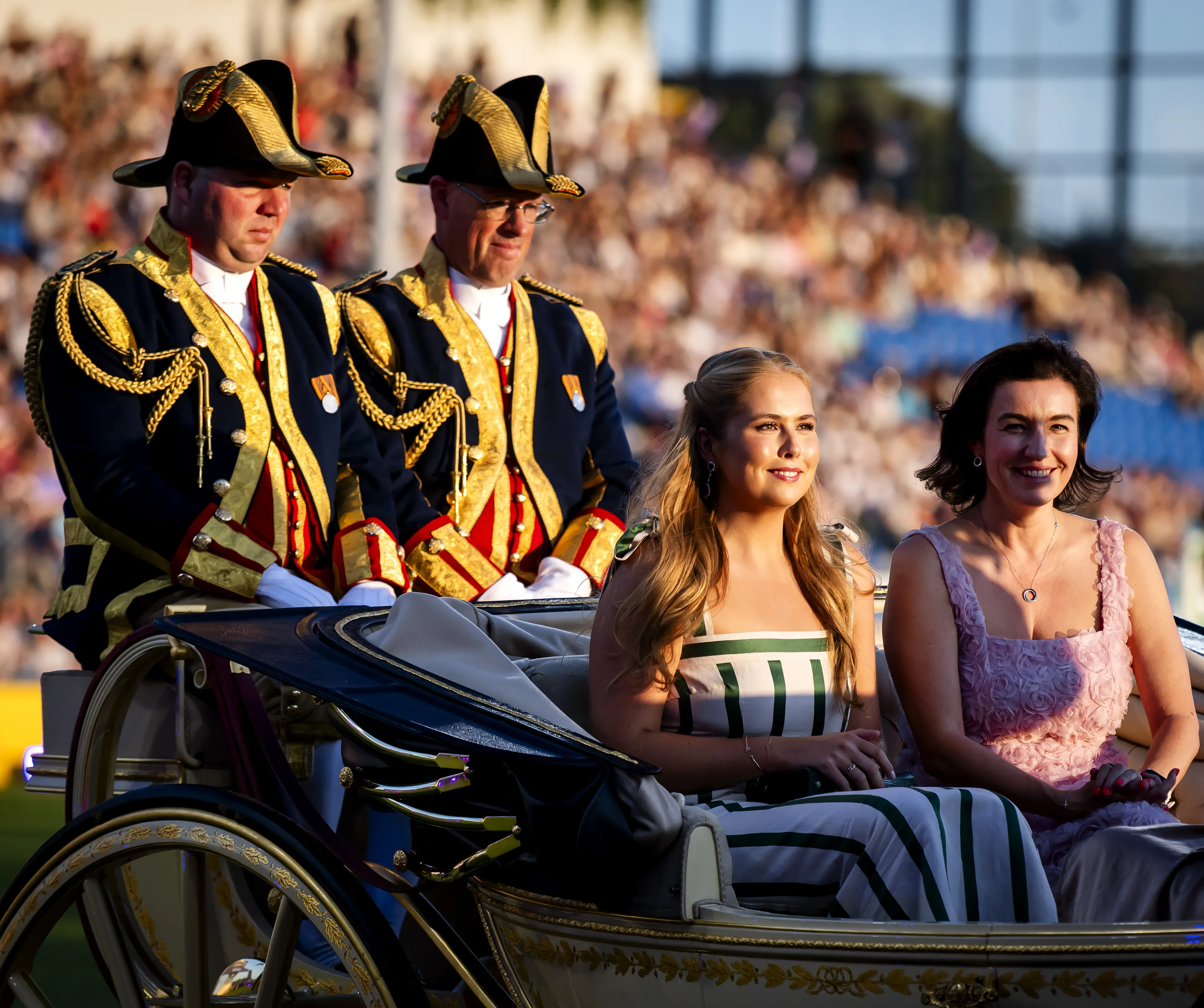 Prinses Amalia arriveerde in de Crème Calèche.