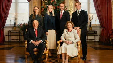 Van joyeux noël tot feliz navidad: dit zijn de kerstkaarten van de royals van 2025