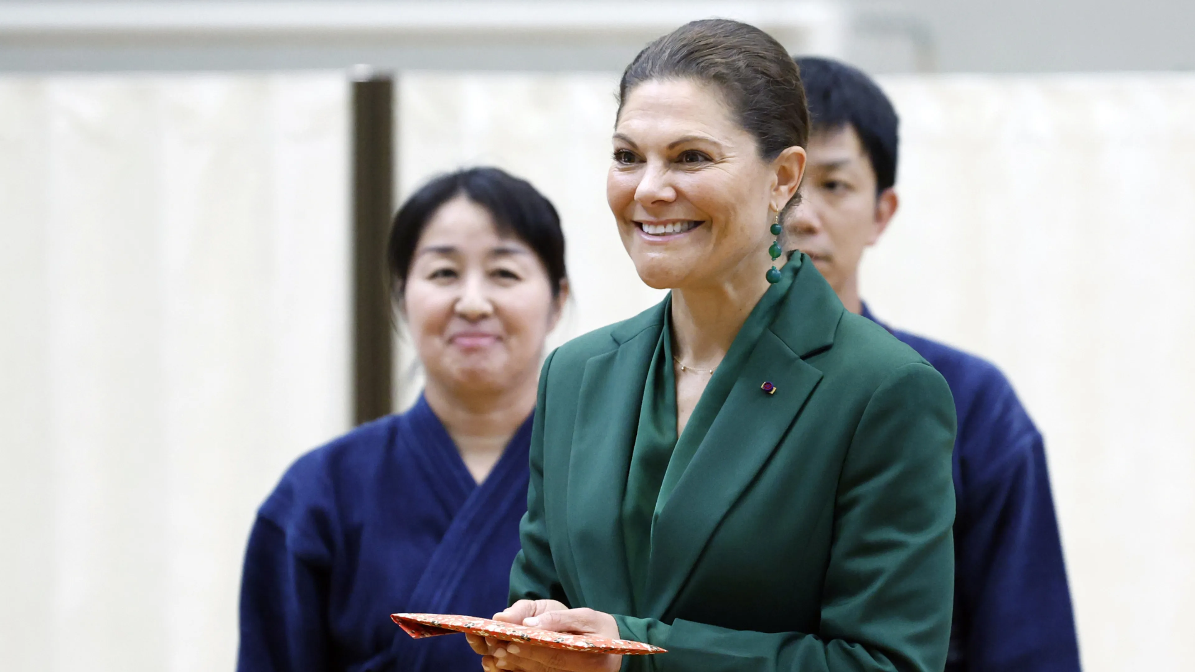 Diner bij de keizer en op de koffie met Zweden: Victoria en Daniel zijn in Japan en Zuid-Korea