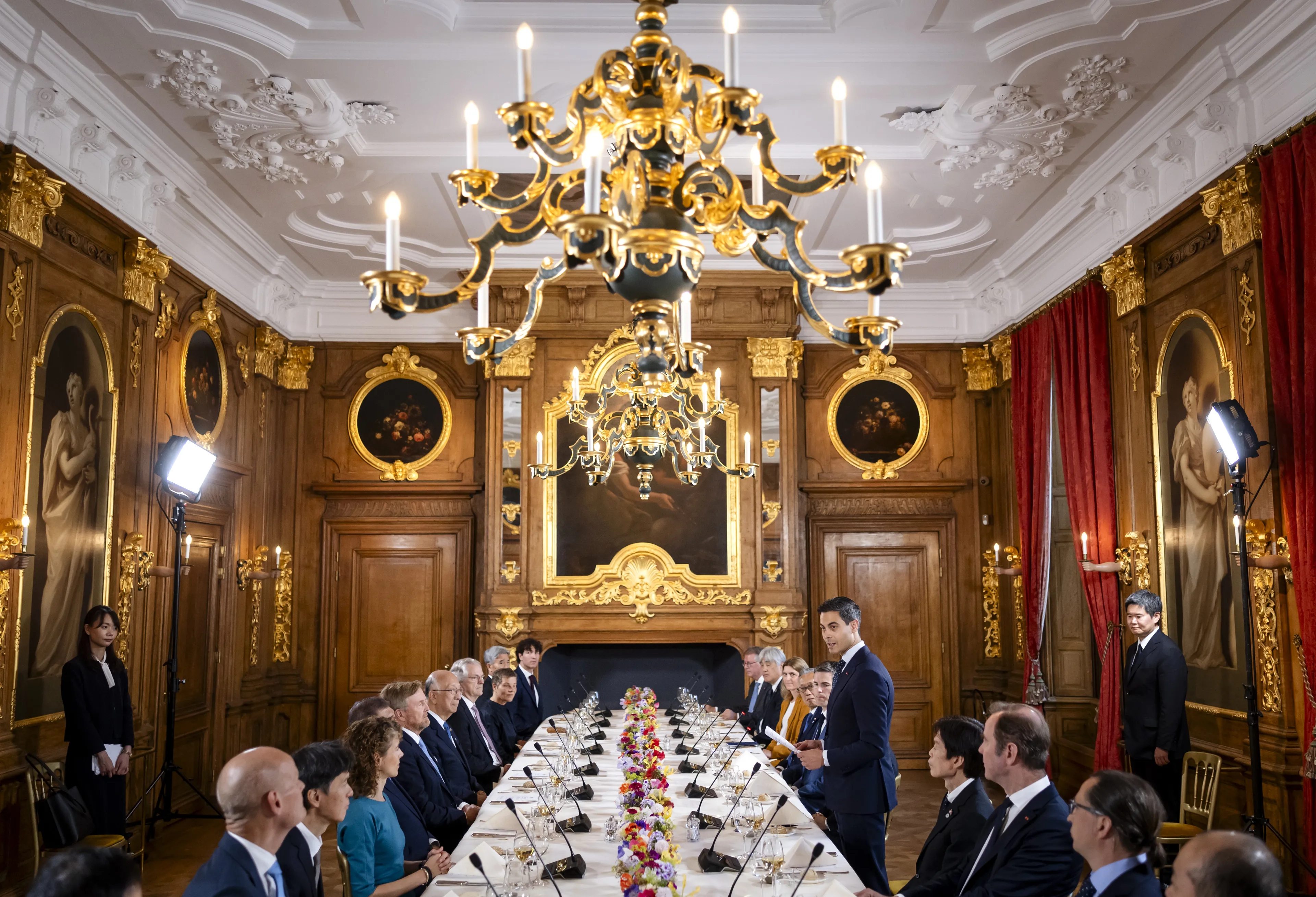 Ook Jetten speecht op de lunch.