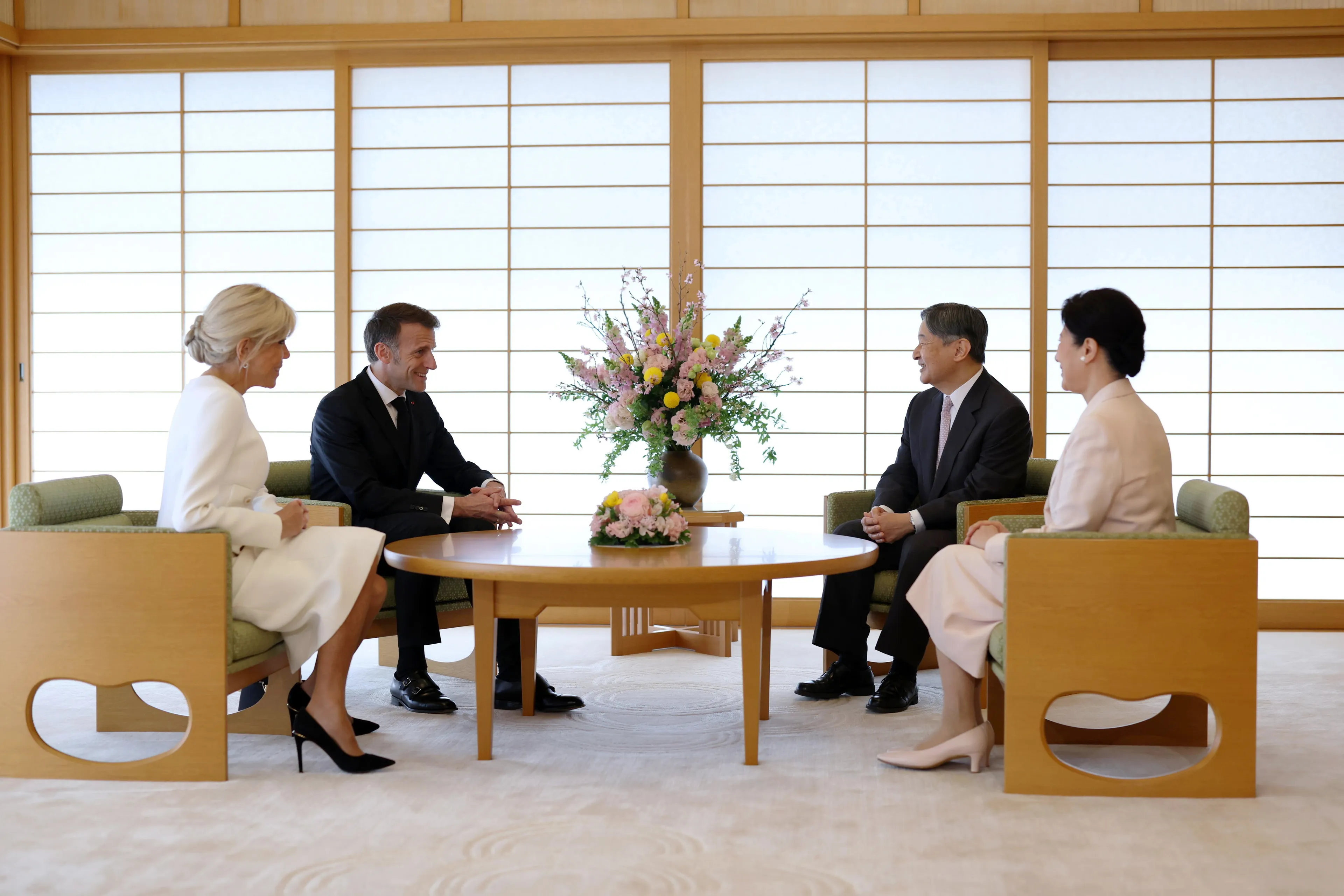 Het bezoek vindt plaats op het Keizerlijk Paleis in Tokio.