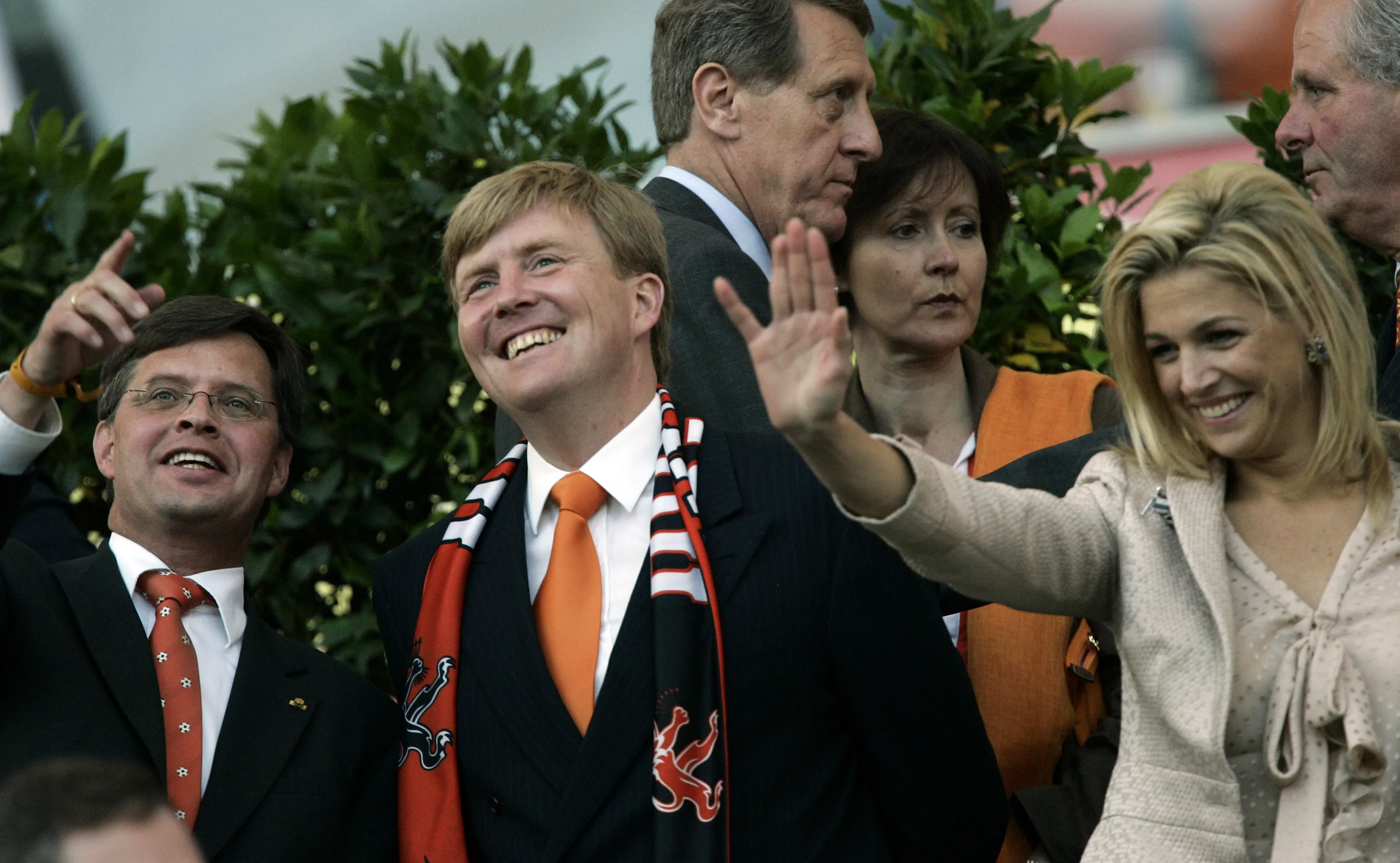 De prins en prinses keken samen met premier Balkenende naar de wedstrijd (2006).