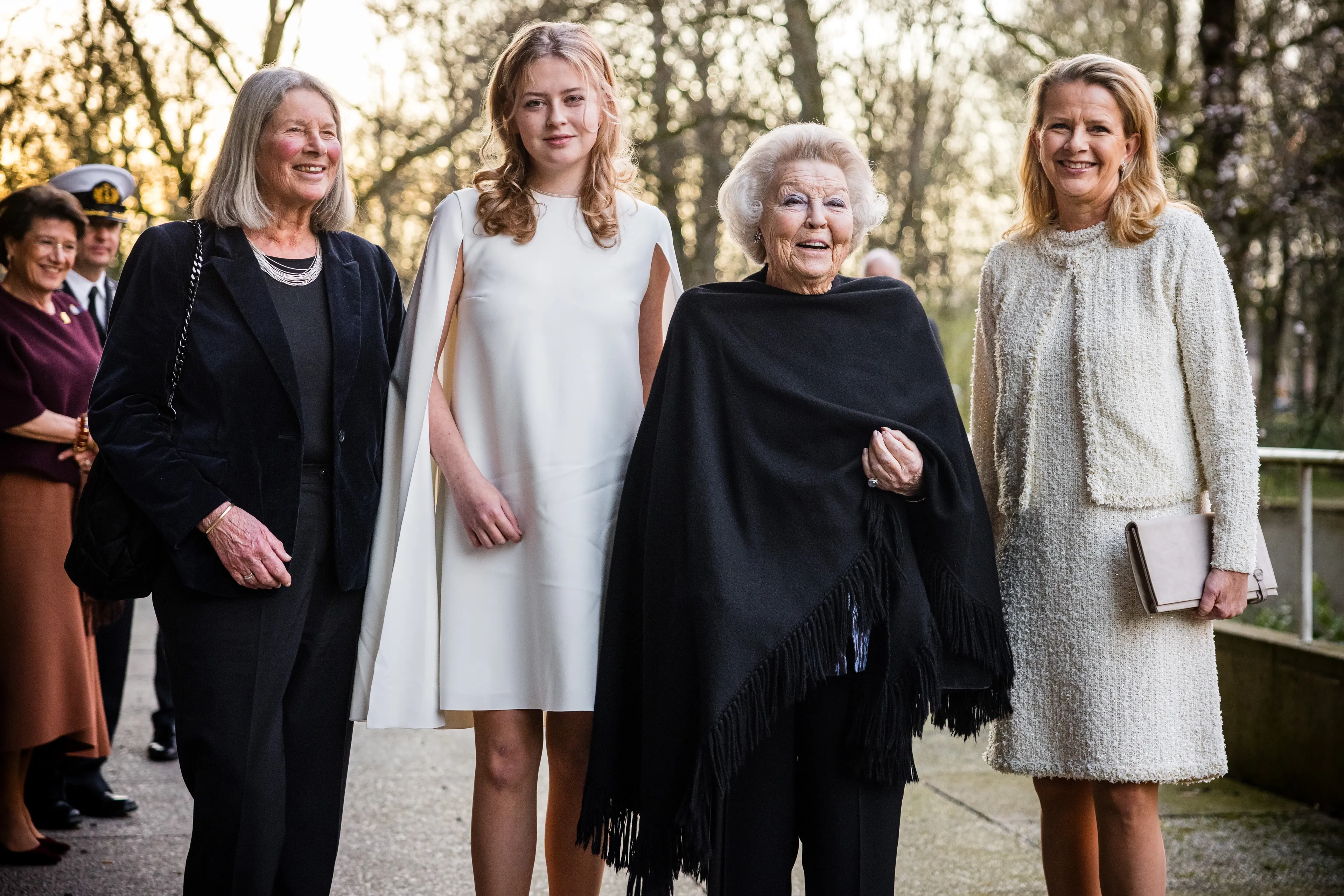 Zaria met beide grootmoeders en haar eigen moeder (2026).