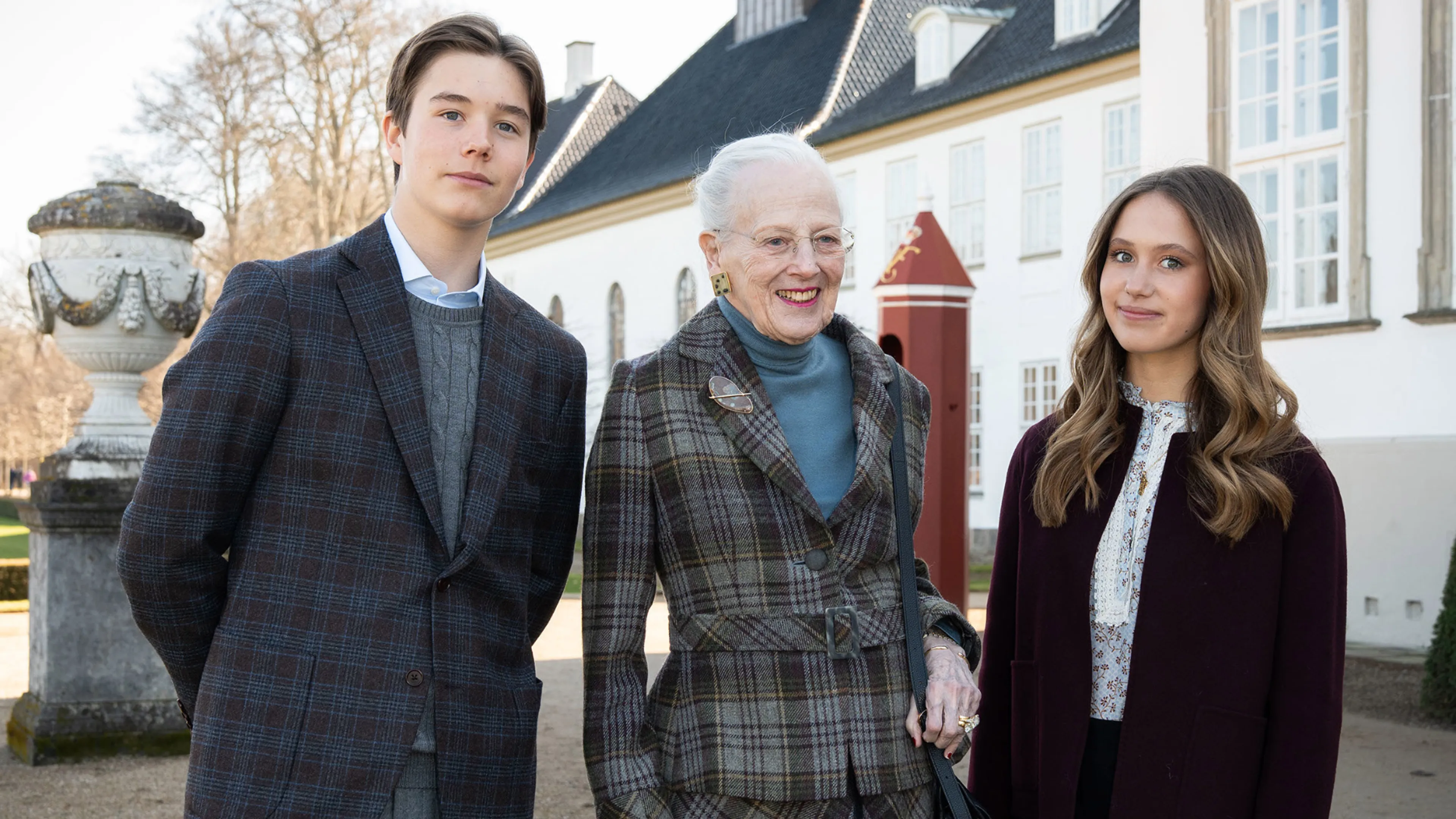 Garderobe Deense royals blijkt één grote deelkast: prinses Josephine leent erop los