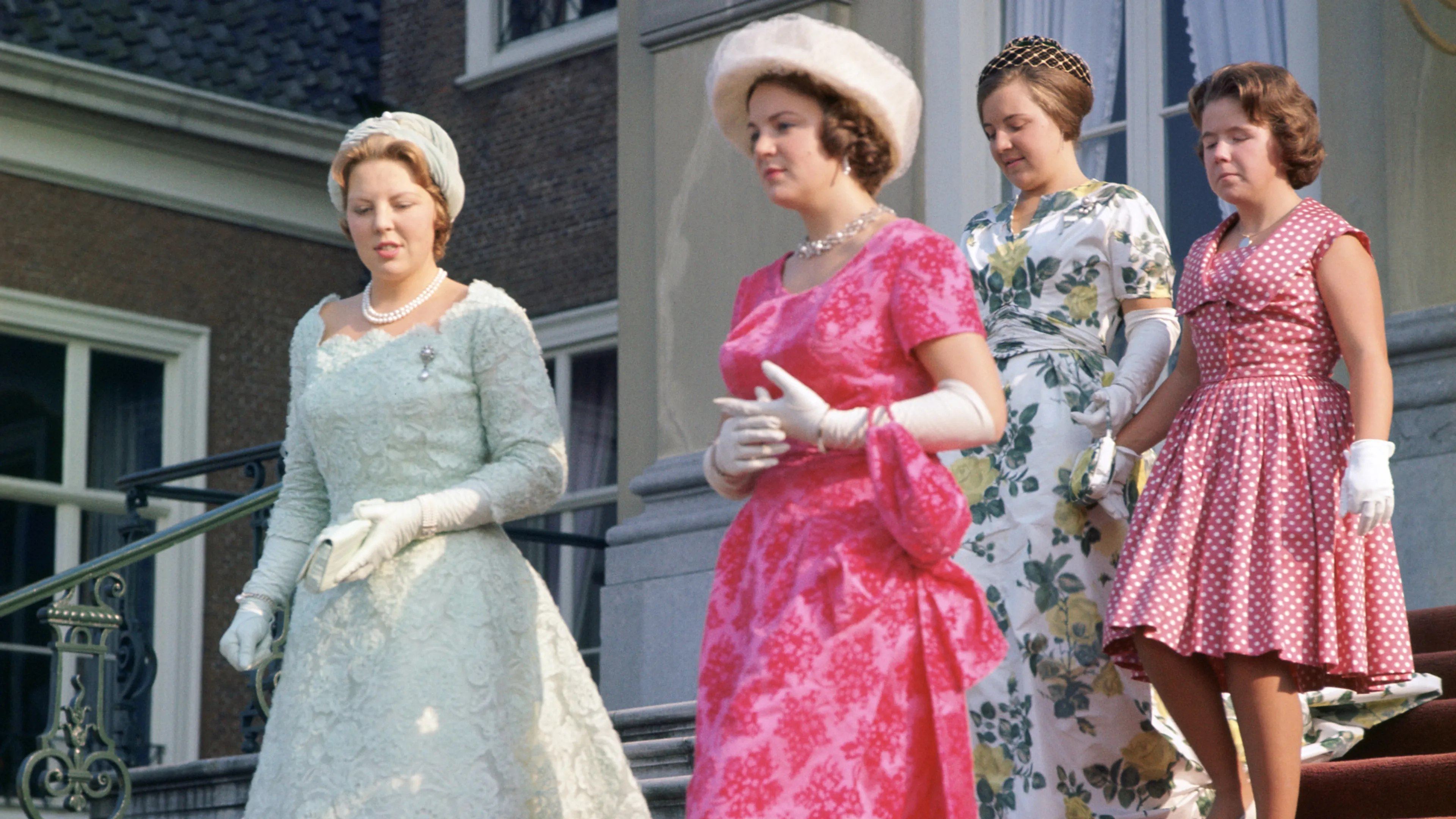 Hoe is de band tussen prinses Beatrix en haar zussen?