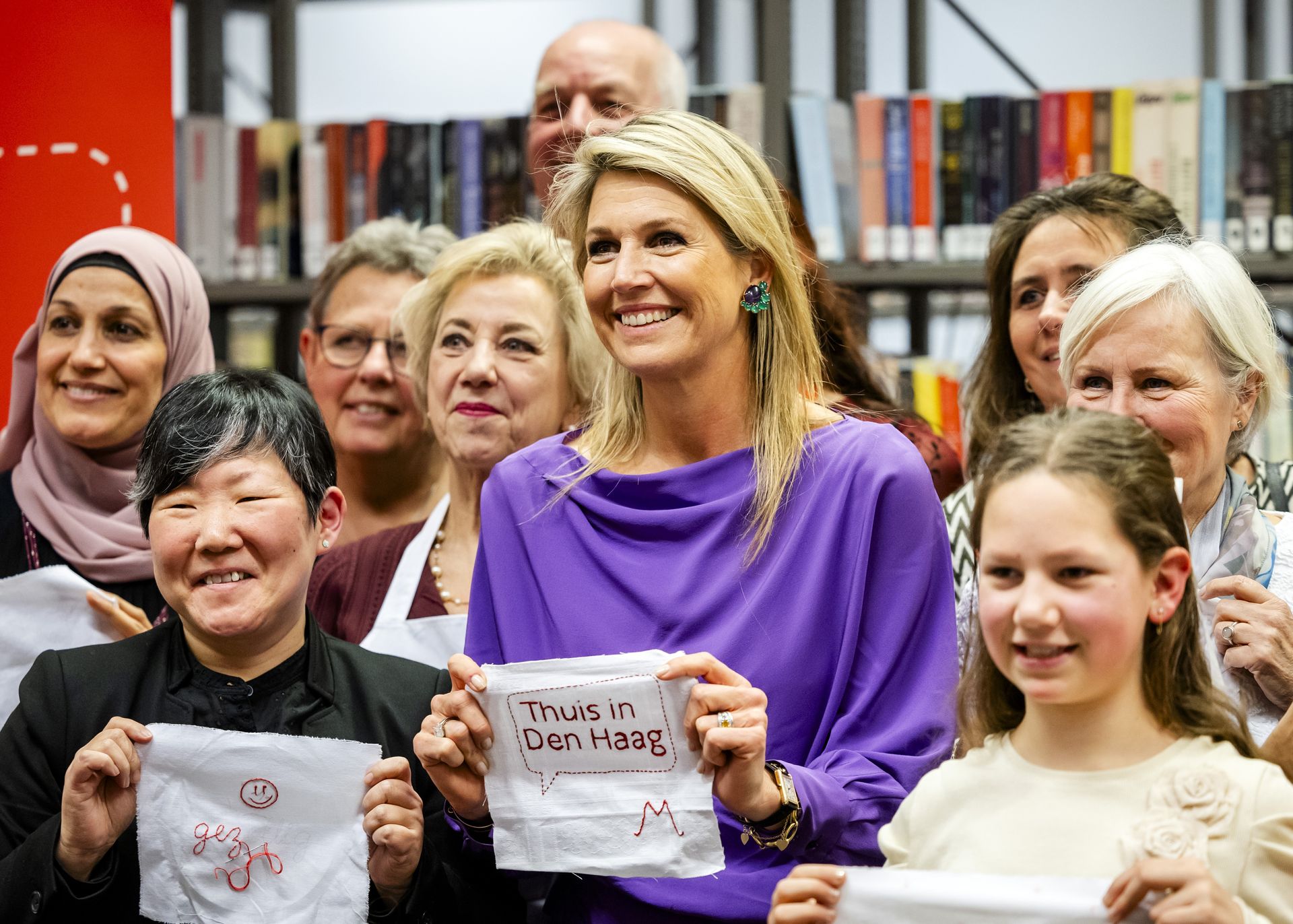 Queen Máxima takes part in the embroidery during the first working visit in 2025