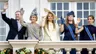 Koninklijke familie sluit Prinsjesdag af op balkon Paleis Noordeinde