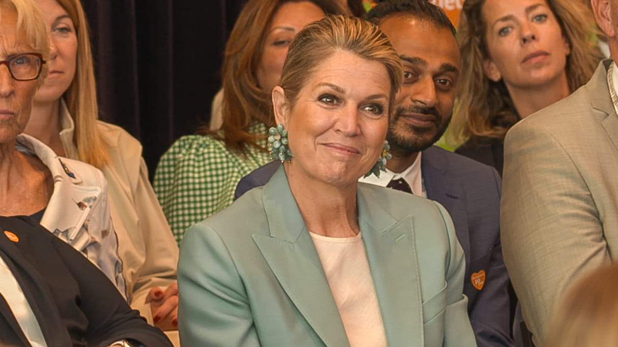 Koningin Máxima ontroerd door Buurtgezinnen: "Liefde, dat hebben we allemaal zoveel nodig"