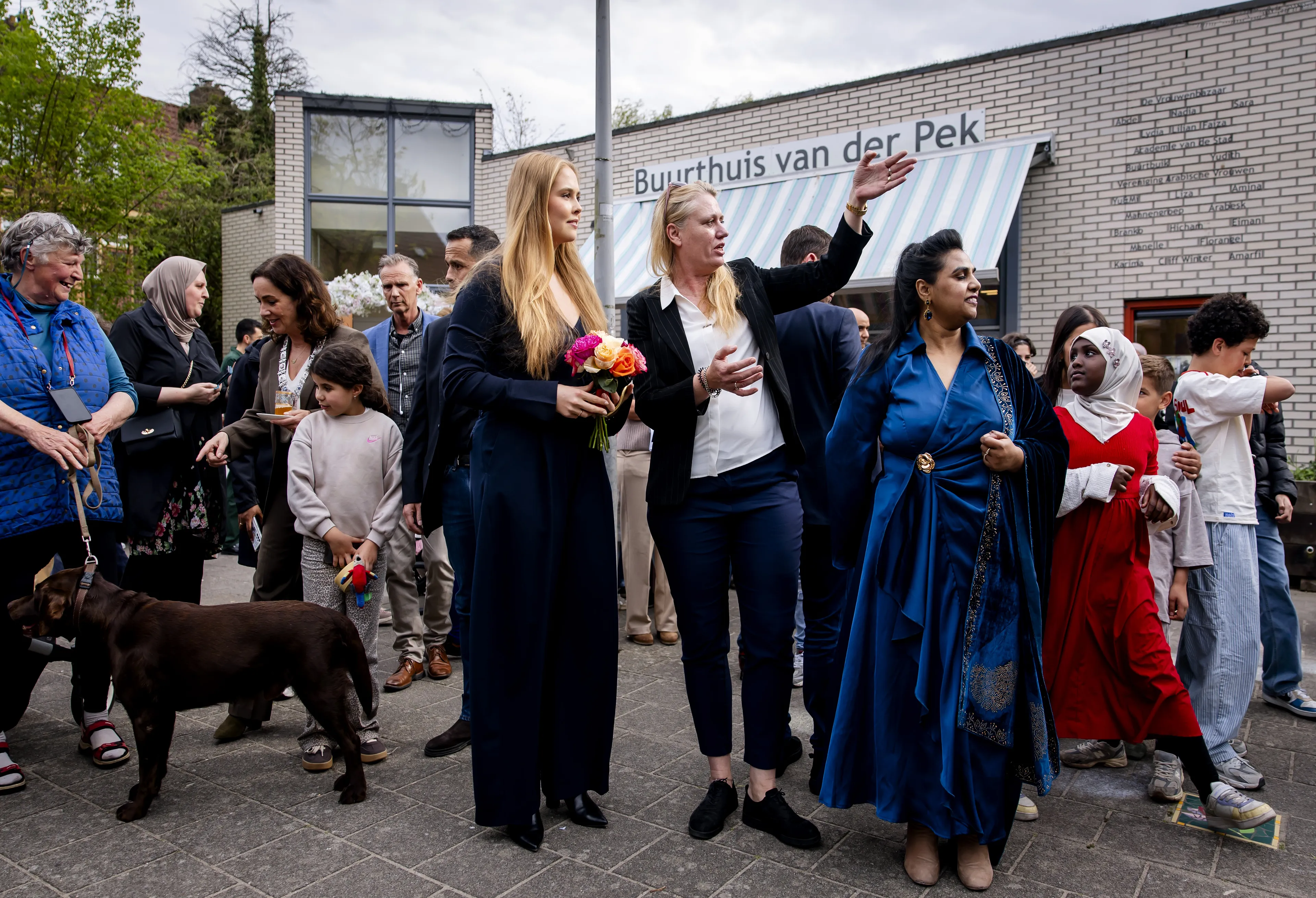 Het buurthuis in Amsterdam krijgt koninklijk bezoek.