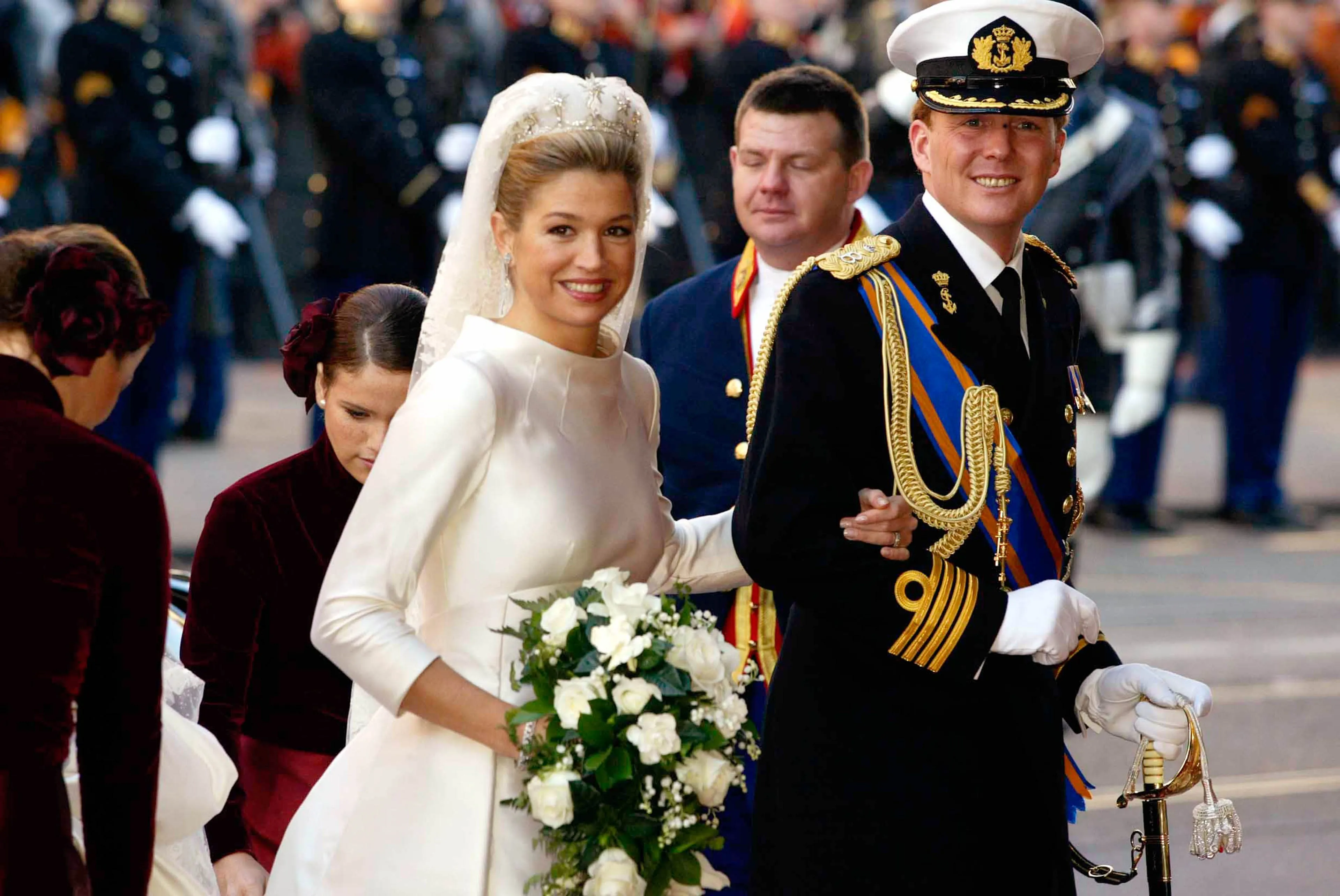 Willem-Alexander en Máxima maken hun intrede in de Nieuwe Kerk in Amsterdam (2002).
