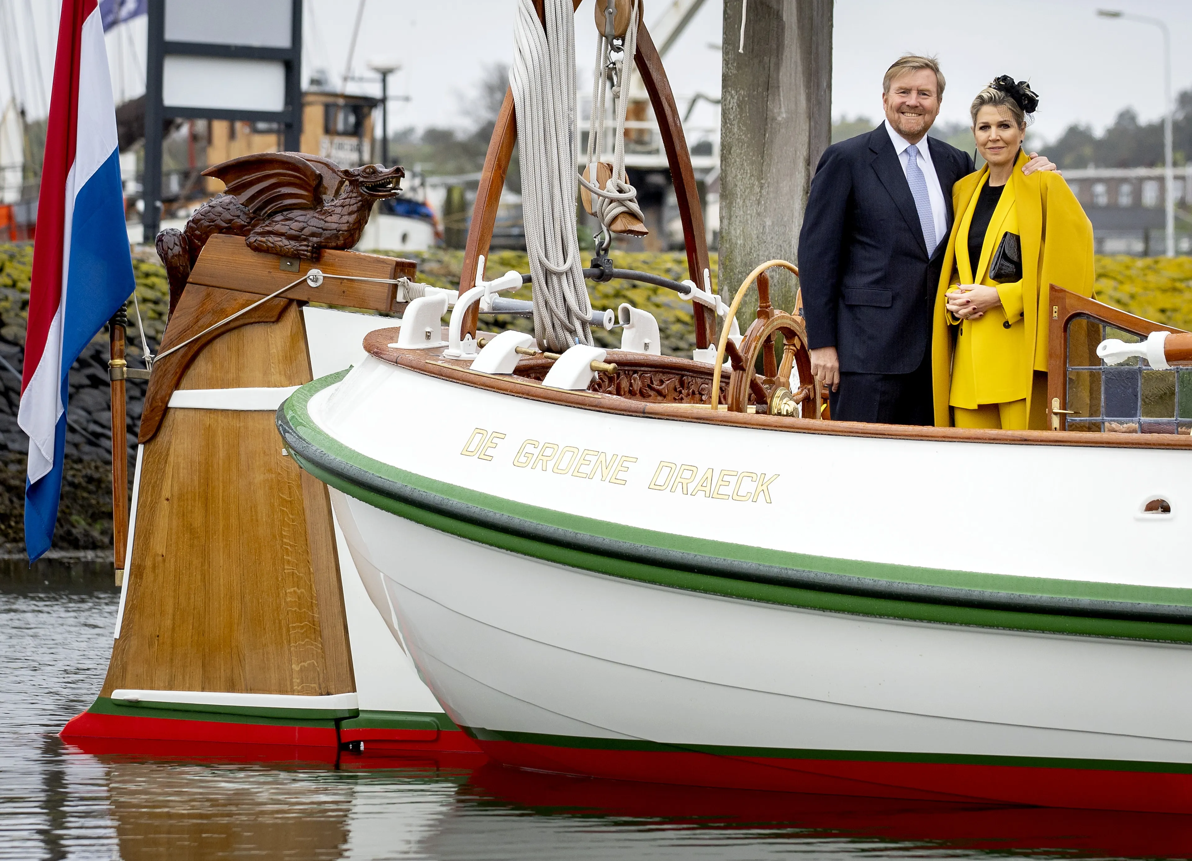 Koning Willem-Alexander en koningin Máxima op de Groene Draeck tijdens het streekbezoek aan de Waddeneilanden.