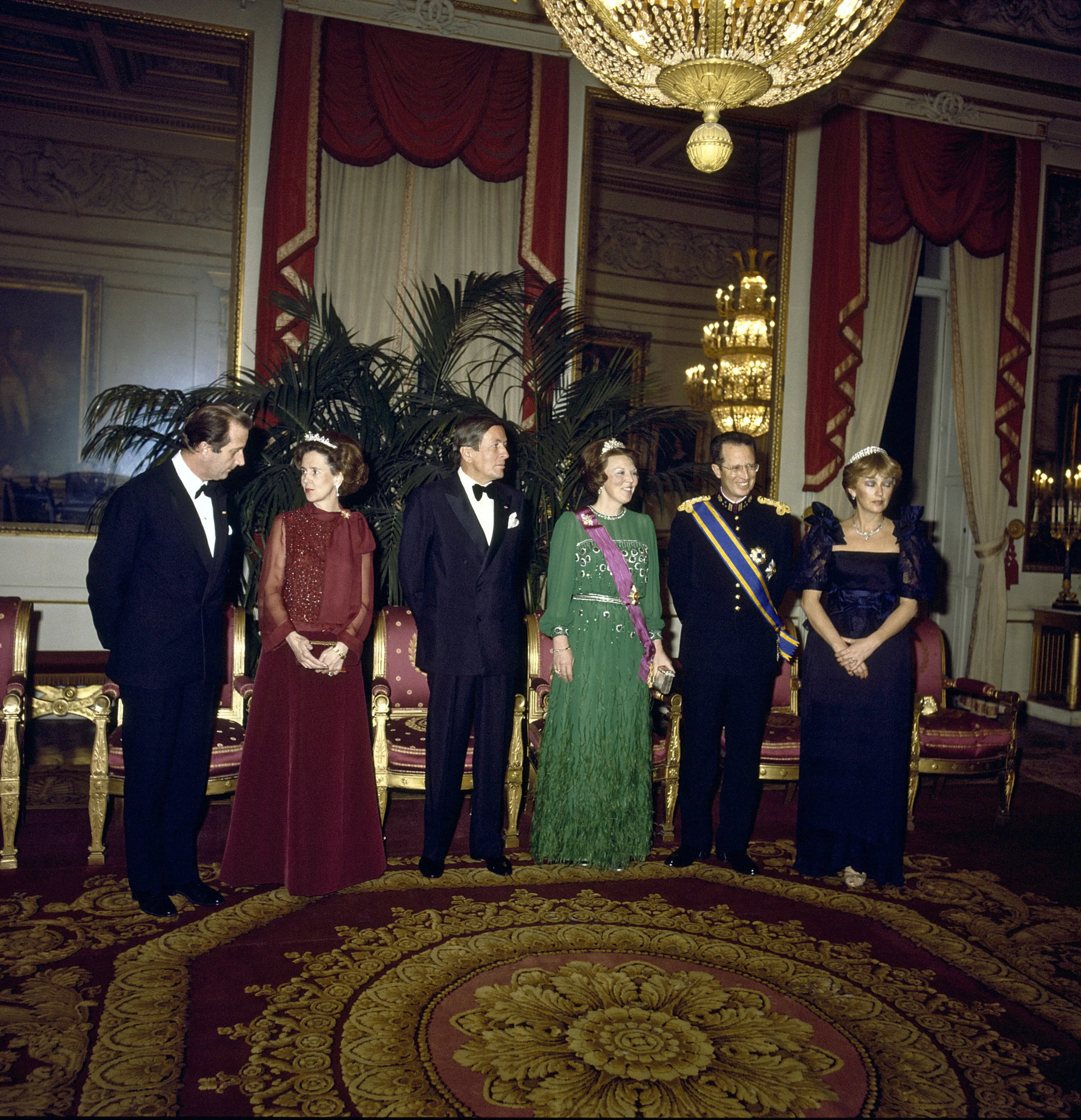 Beatrix draagt de jurk voor het eerst bij een staatsbanket in België (1981).