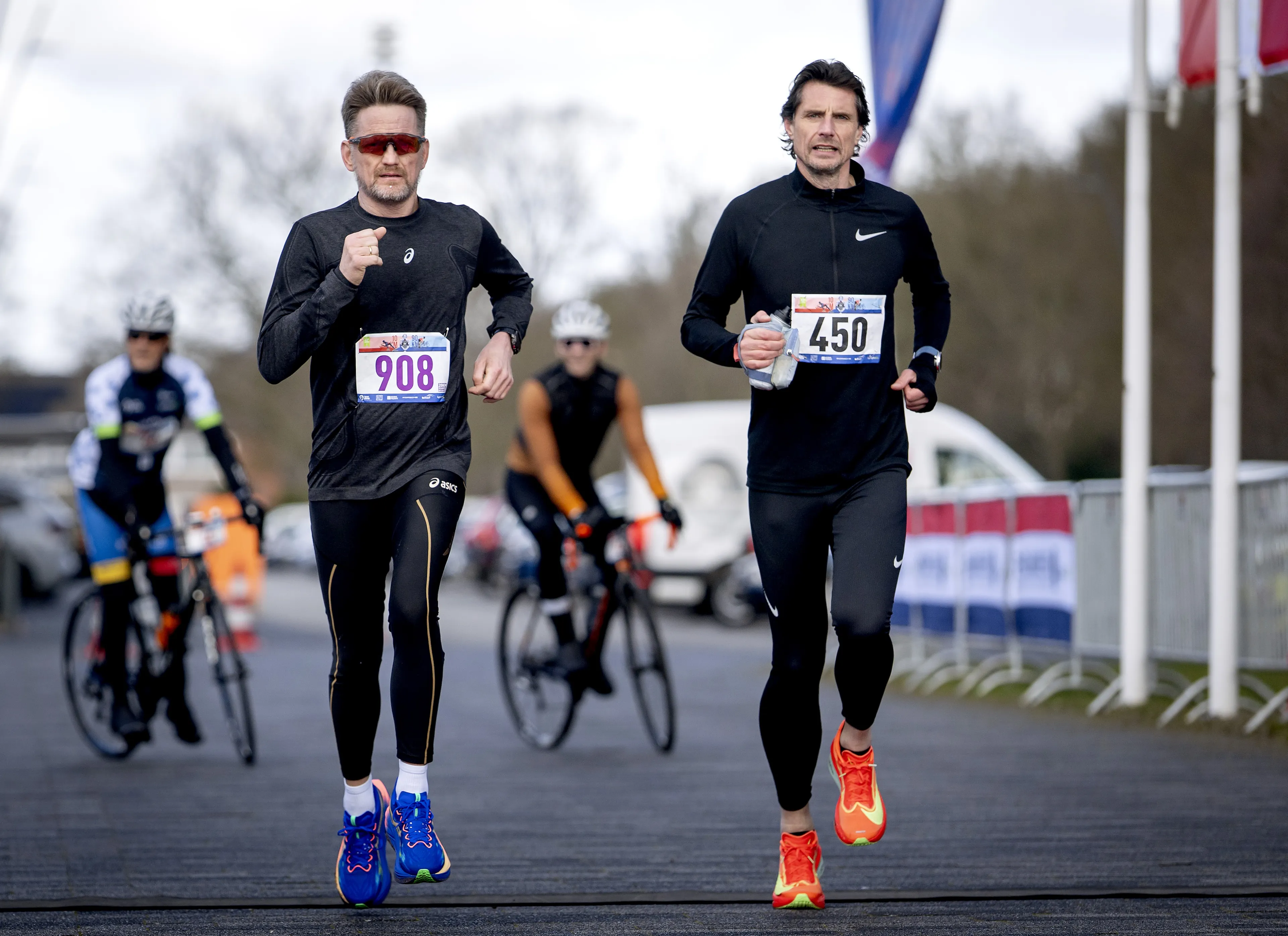 Over twee weken rent de prins een marathon.