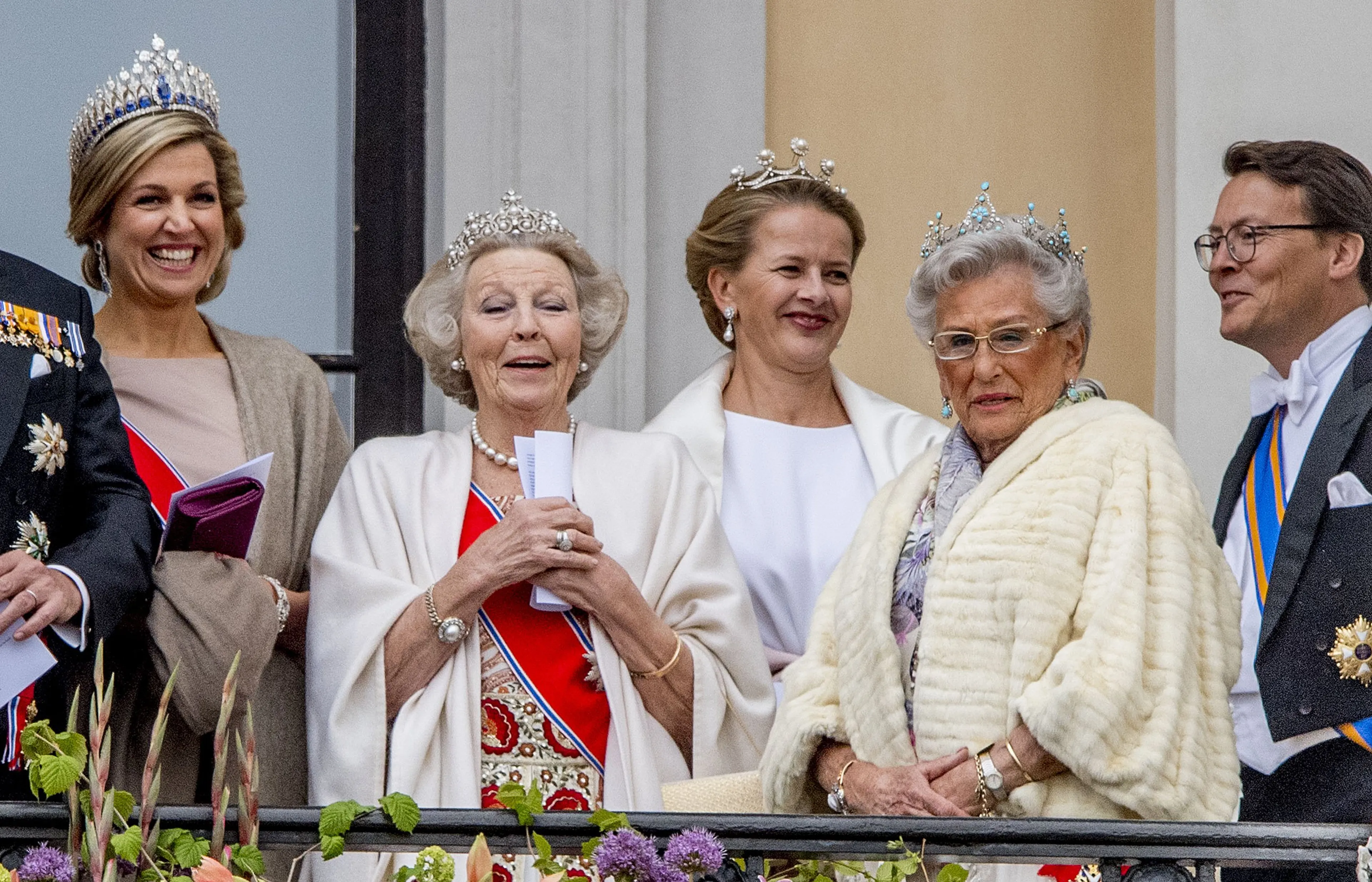Prinses Astrid draagt het turquoise diadeem (2017).