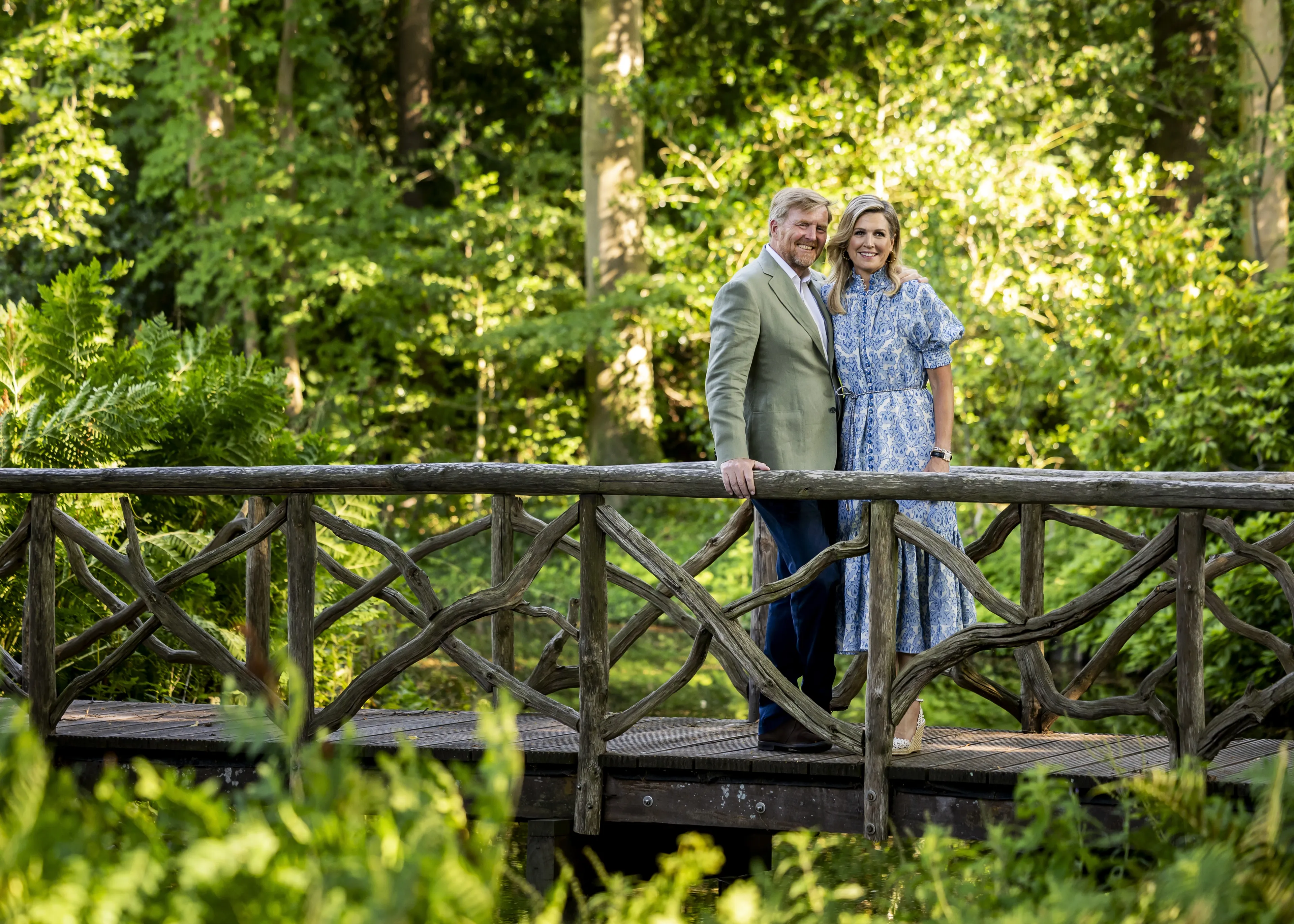 De fotosessies worden vaak gehouden in de tuin van het paleis.