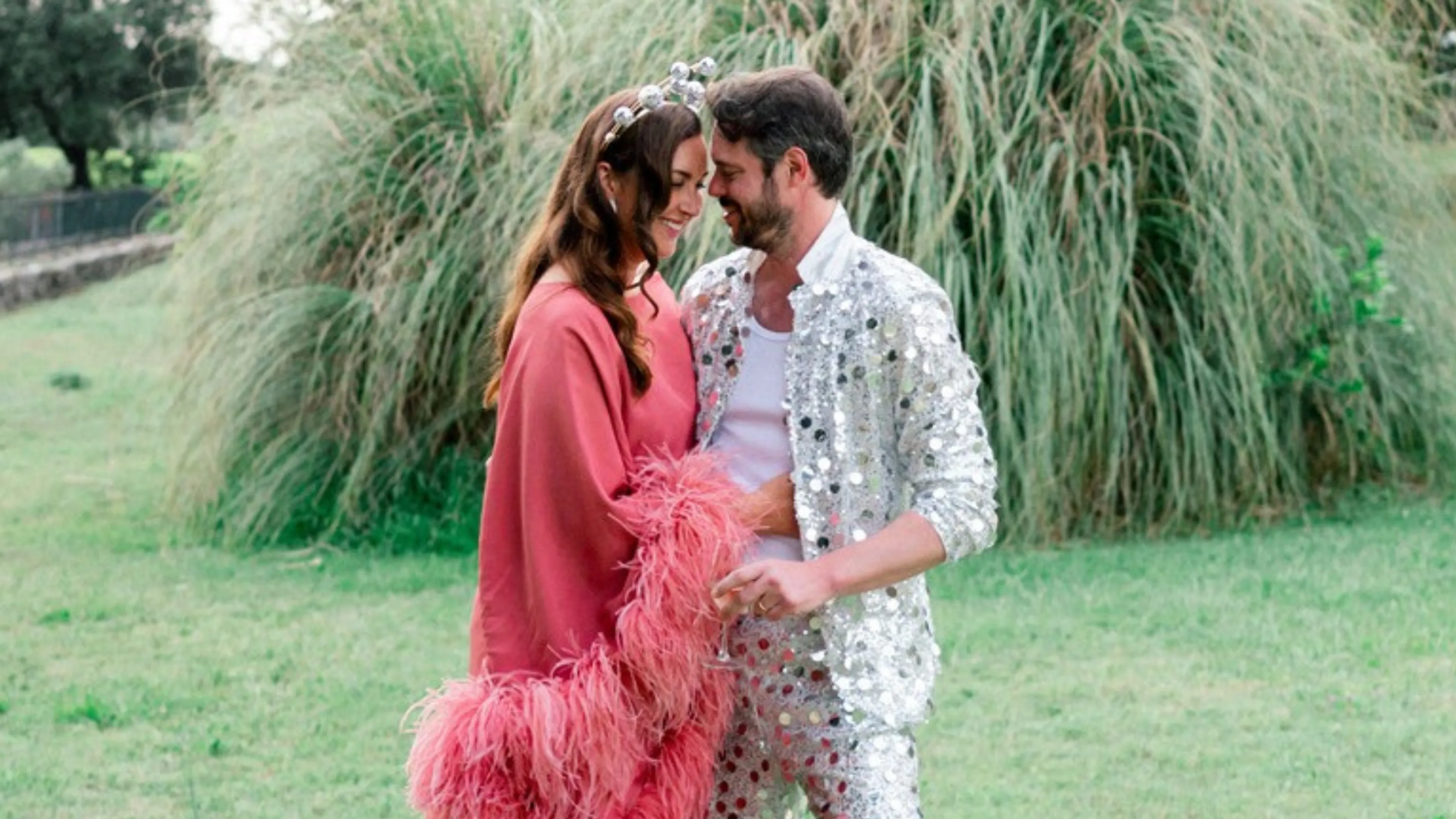 Prinses Claire van Luxemburg is jarig (en viert dat met deze feestelijke foto)