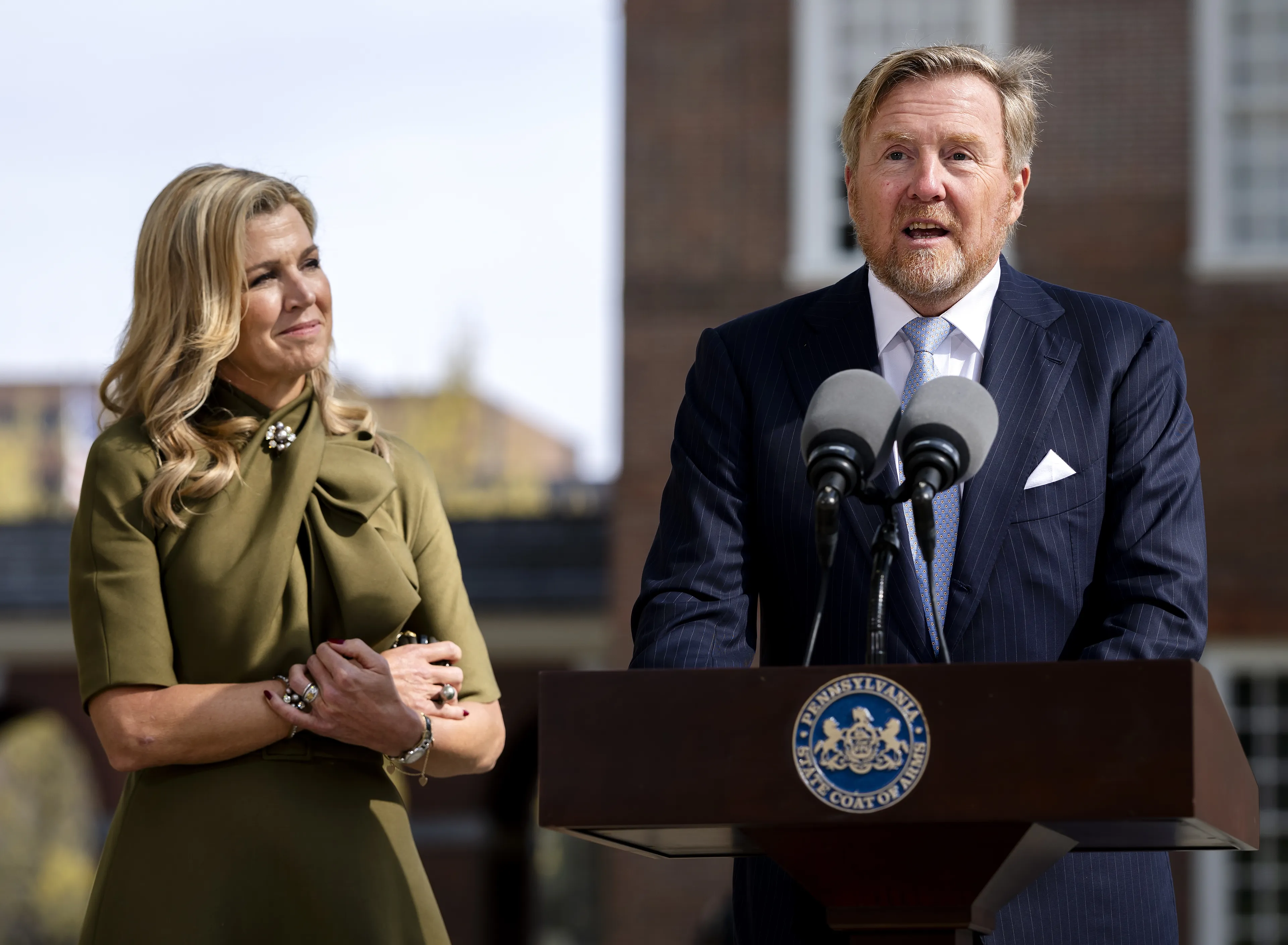 Koning Willem-Alexander geeft een persverklaring in Pennsylvania.