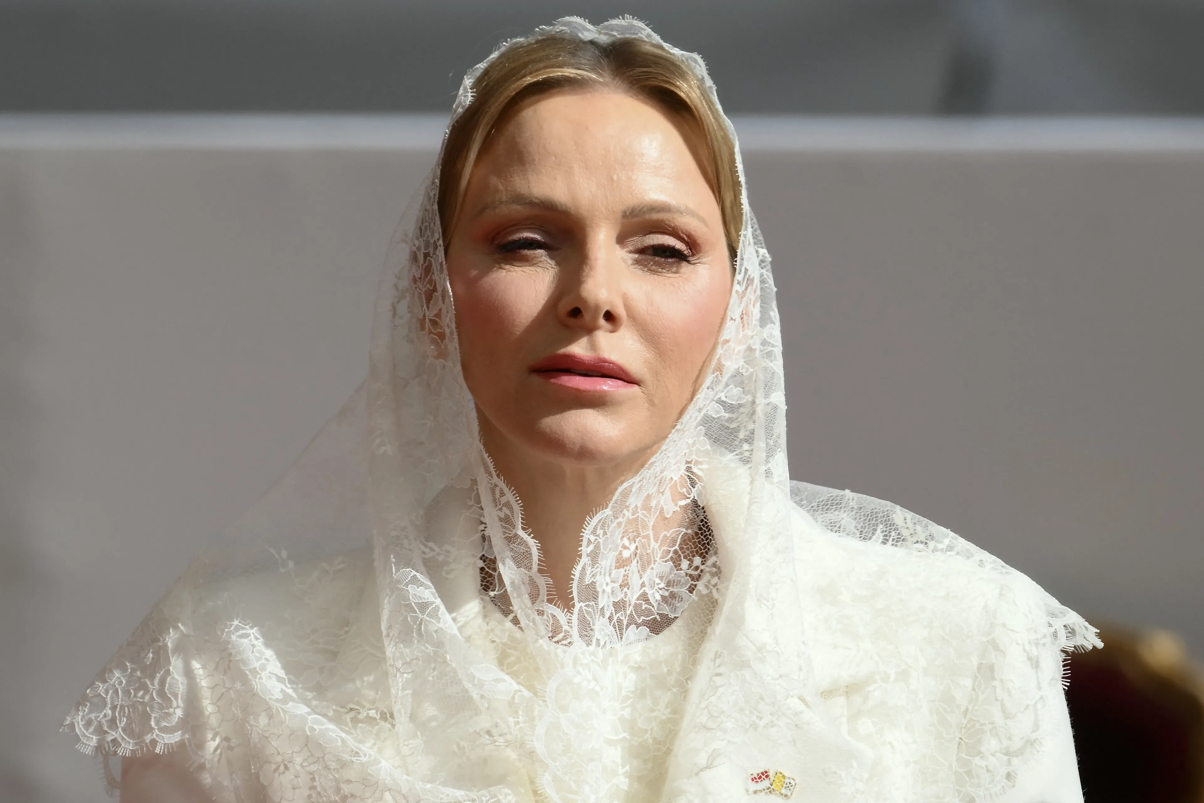 Prinses Charlène mag wit dragen vanwege het privilège du blanc.