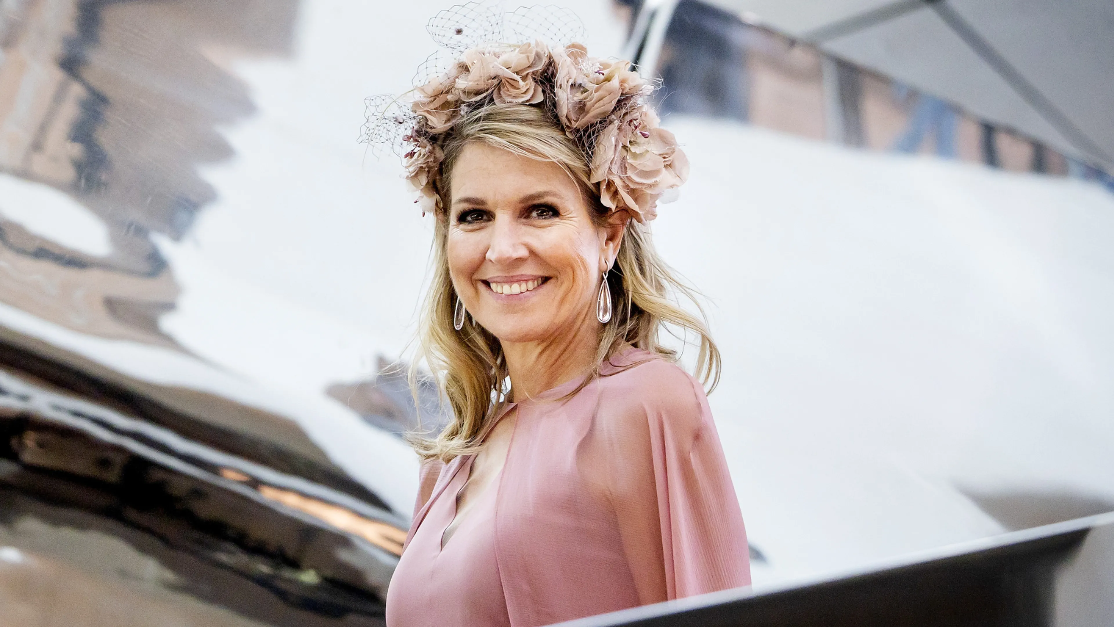 Modeontwerper Edouard Vermeulen over zijn samenwerking met koningin Máxima: 'Ik ben heel dankbaar'