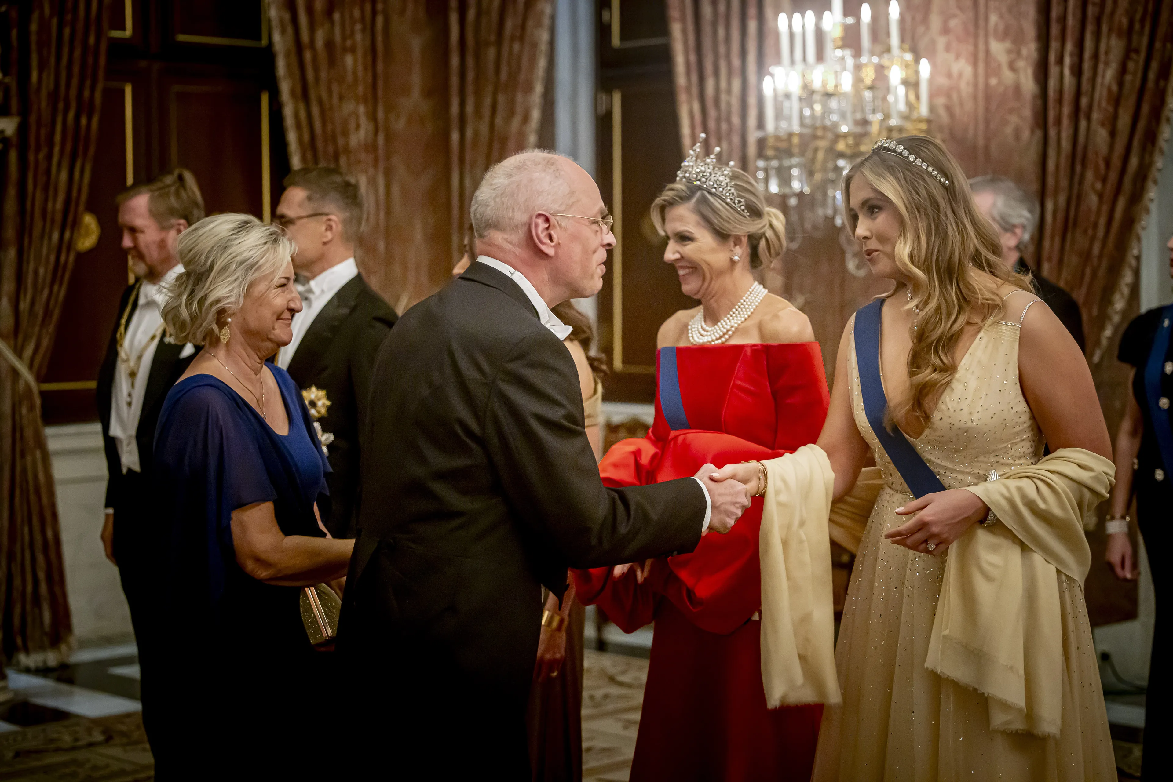 Prinses Amalia droeg het diamanten diadeem.