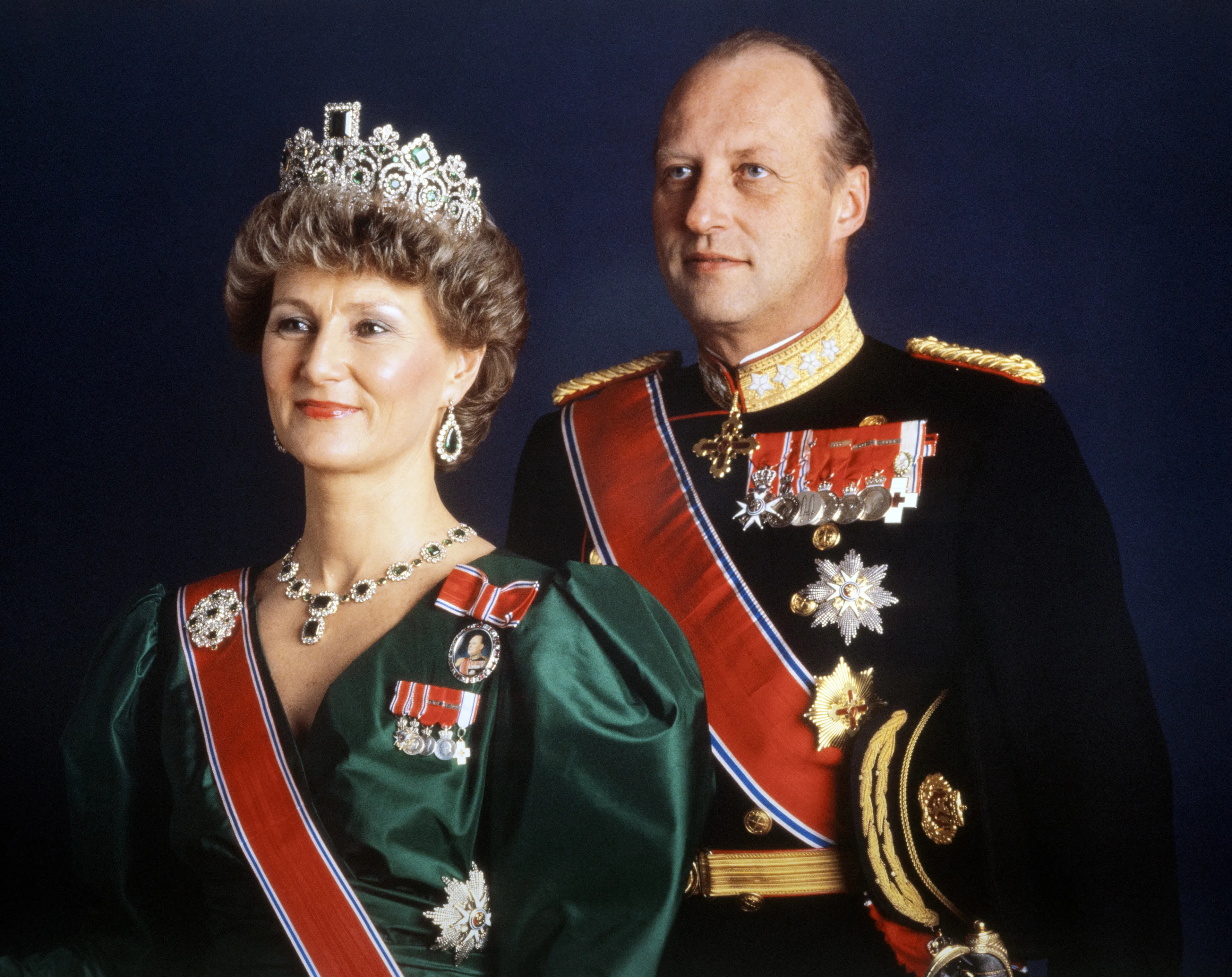 Een officieel portret van het Noorse koningspaar (1987).
